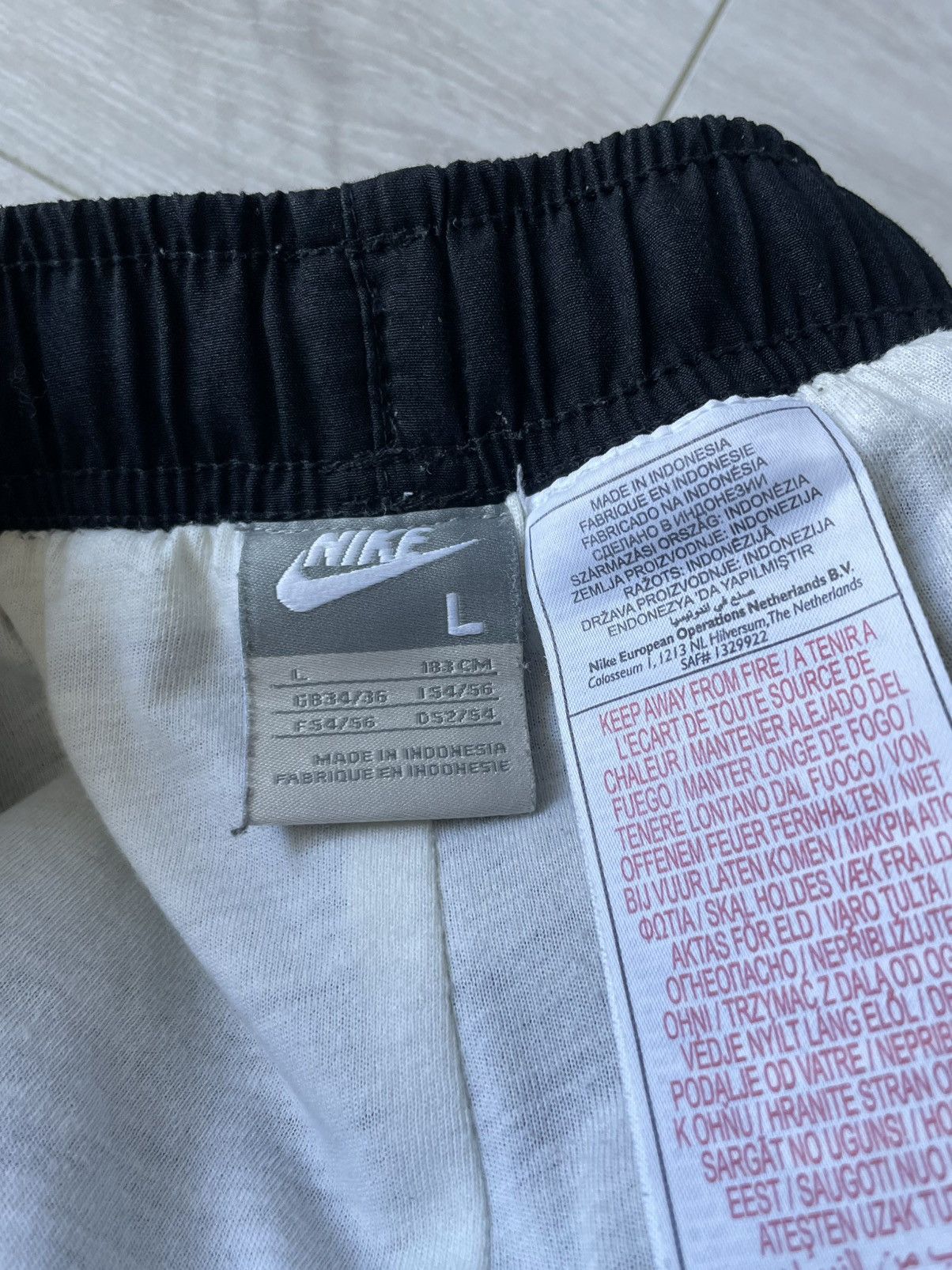 Nike Vintage Nike 00's Black Nylon Sweatpants Y2K Baggy Drill Size US 33 - 8 Thumbnail