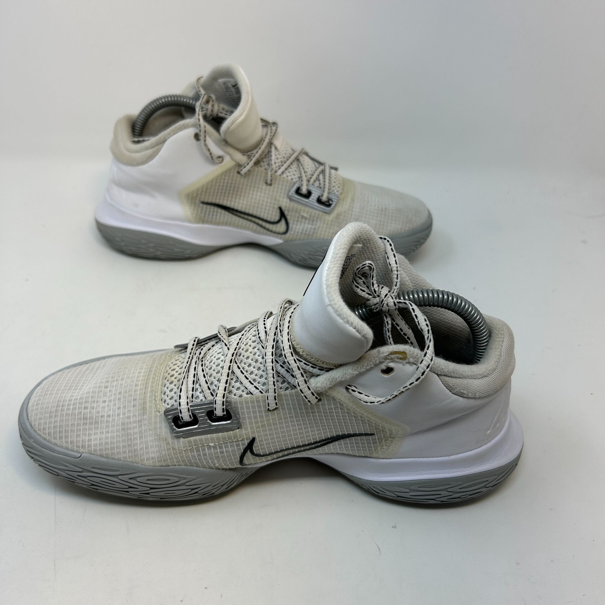 Nike Nike Kyrie Flytrap 4 'White Metallic Silver' Mens 7.5 Size US 7.5 / EU 40-41 - 7 Thumbnail