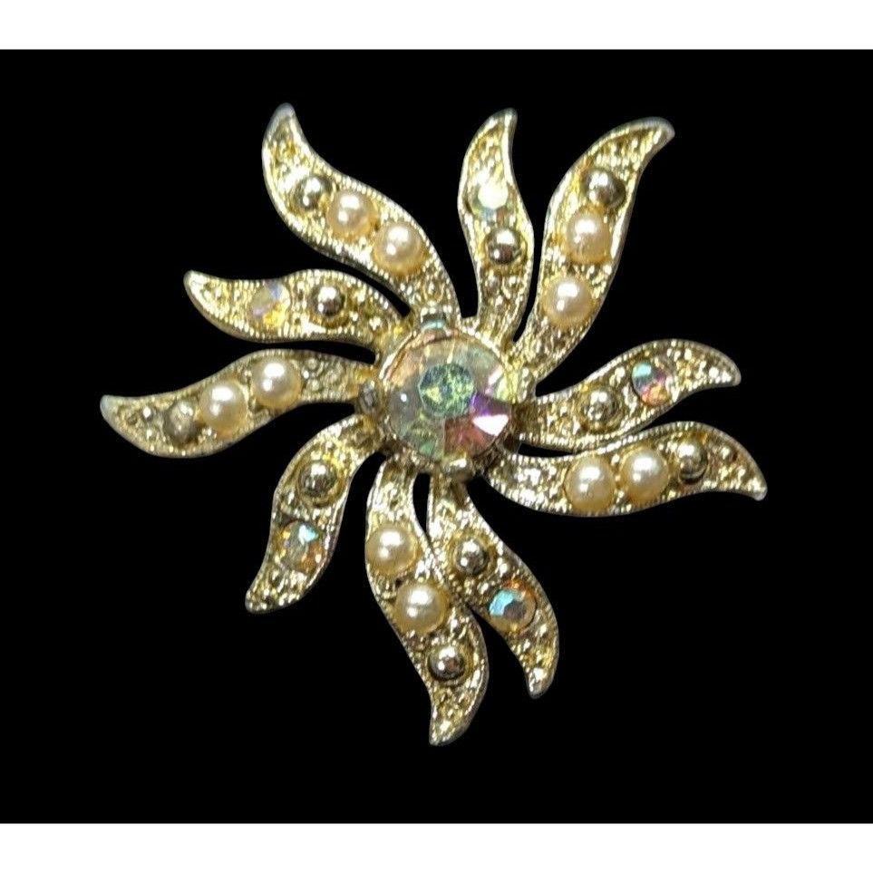 Other Vintage 40s Sun Burst Gold Tone Pendant With AB Rhinestones Size ONE SIZE - 1 Thumbnail