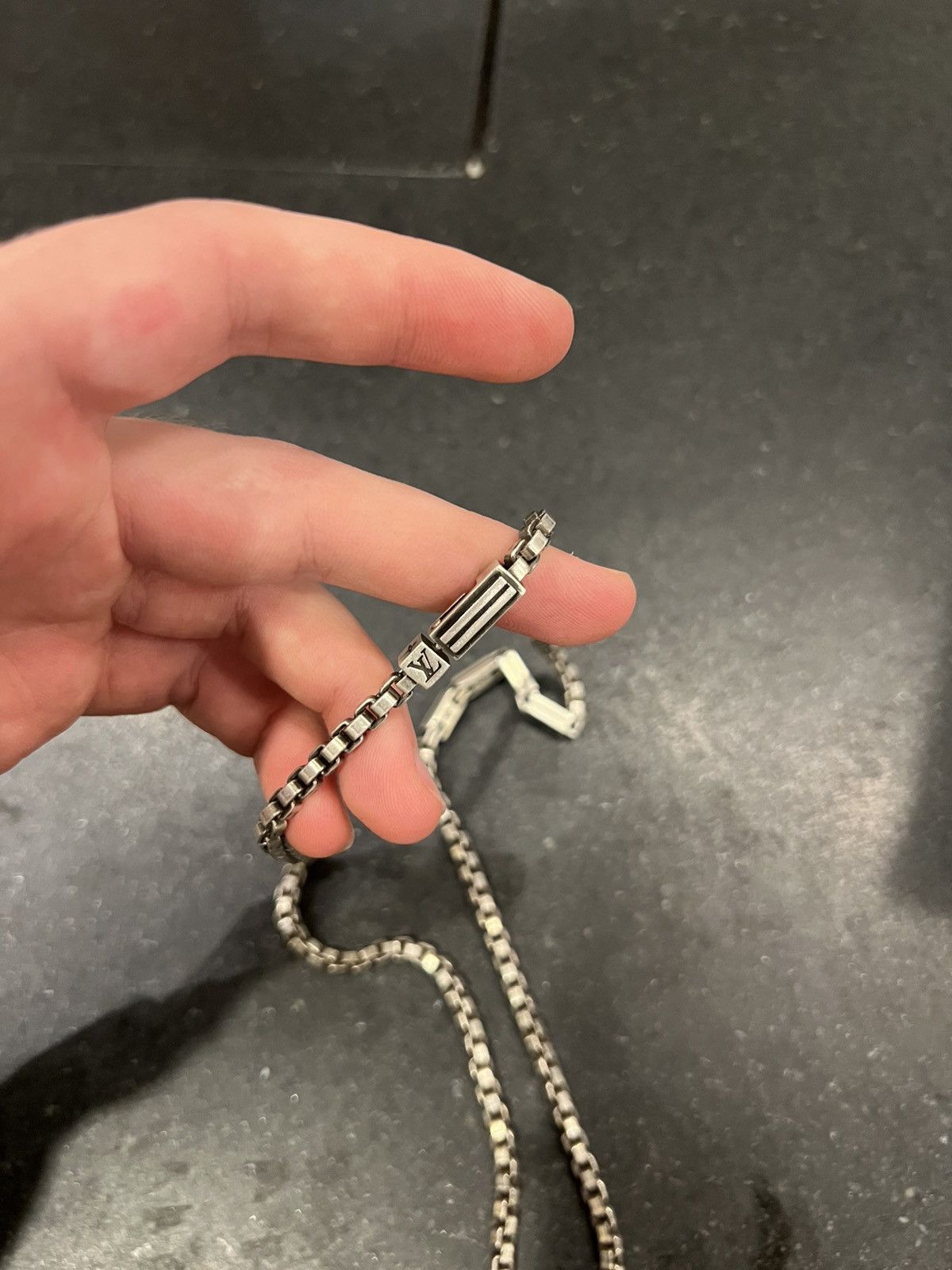 Louis Vuitton Louis Vuitton Tailor Necklace Silver Box Chain Size ONE SIZE - 4 Thumbnail