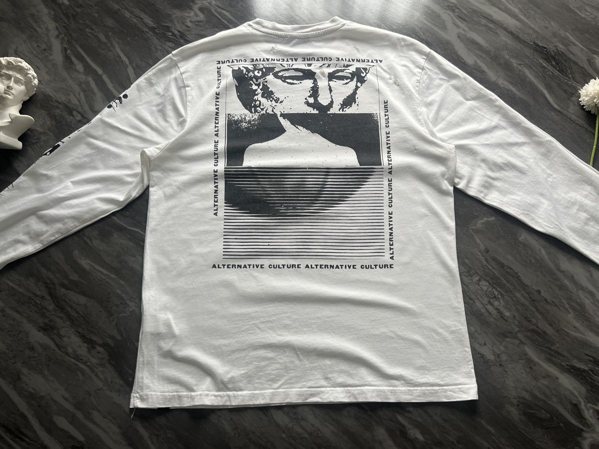 Pull & Bear Pull Bear : Urban Theory Alternative Culture Art Size US M / EU 48-50 / 2 - 8 Thumbnail