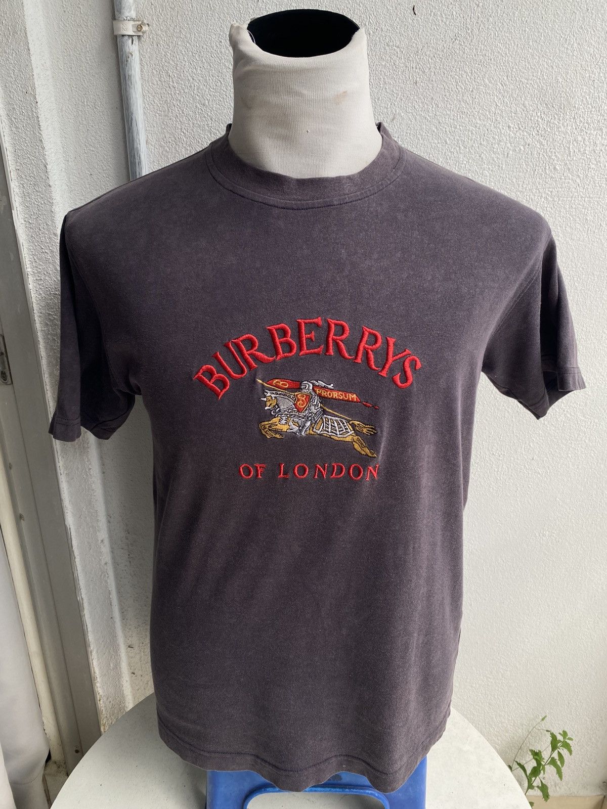 Burberry Vintage Burberry Embroided Logo 90s Tshirt Size US S / EU 44-46 / 1 - 2 Thumbnail