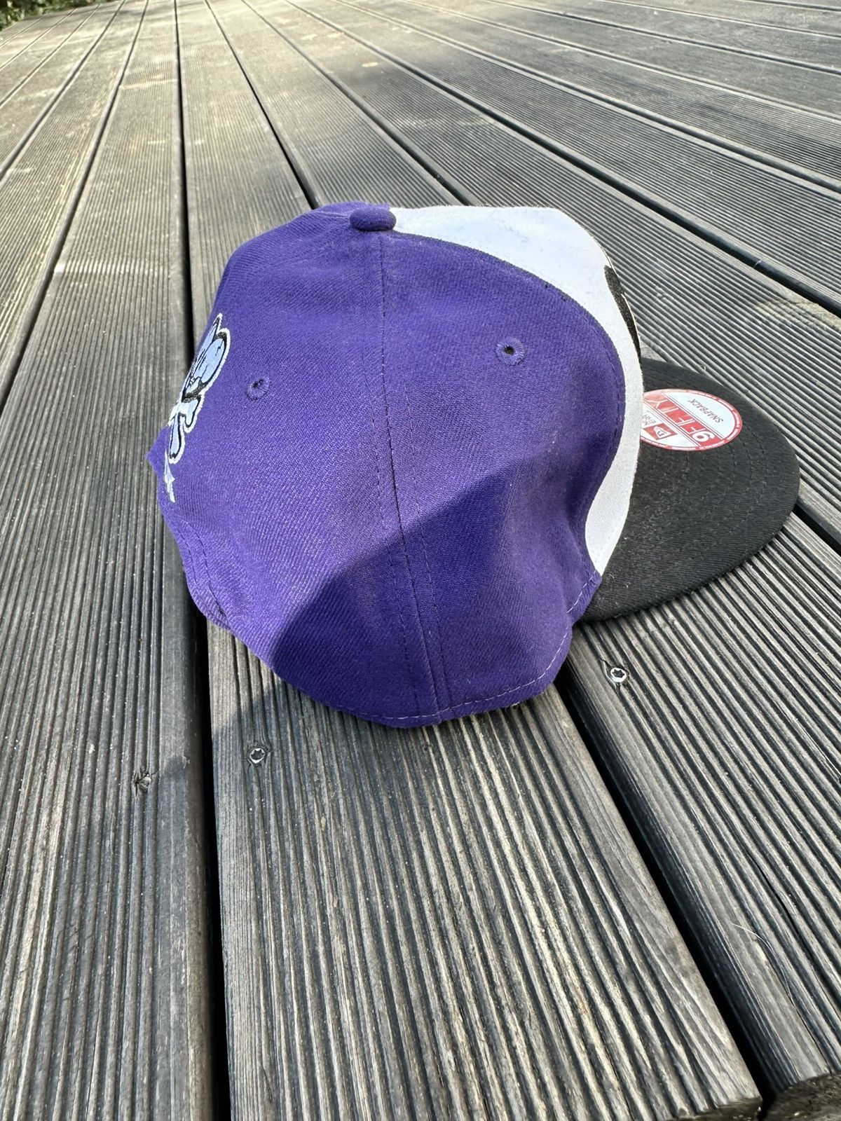 New Era × tokidoki TKDK Tokidoki 9Fifty New Era Tattoo Girl Spades Hat Size ONE SIZE - 3 Thumbnail