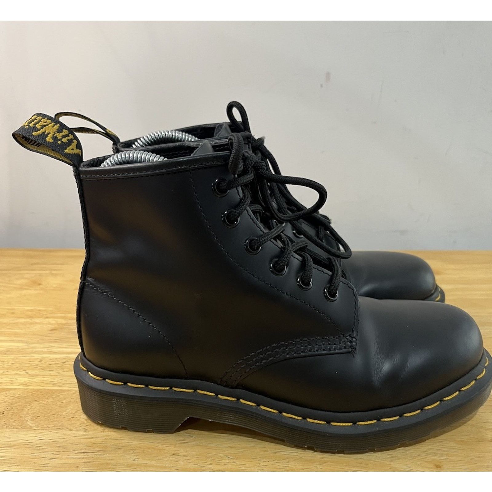 Dr. Martens Dr Martens NWOT 101 Smooth Leather Ankle Boot Sz 5 Size US 5 / IT 35 - 3 Thumbnail