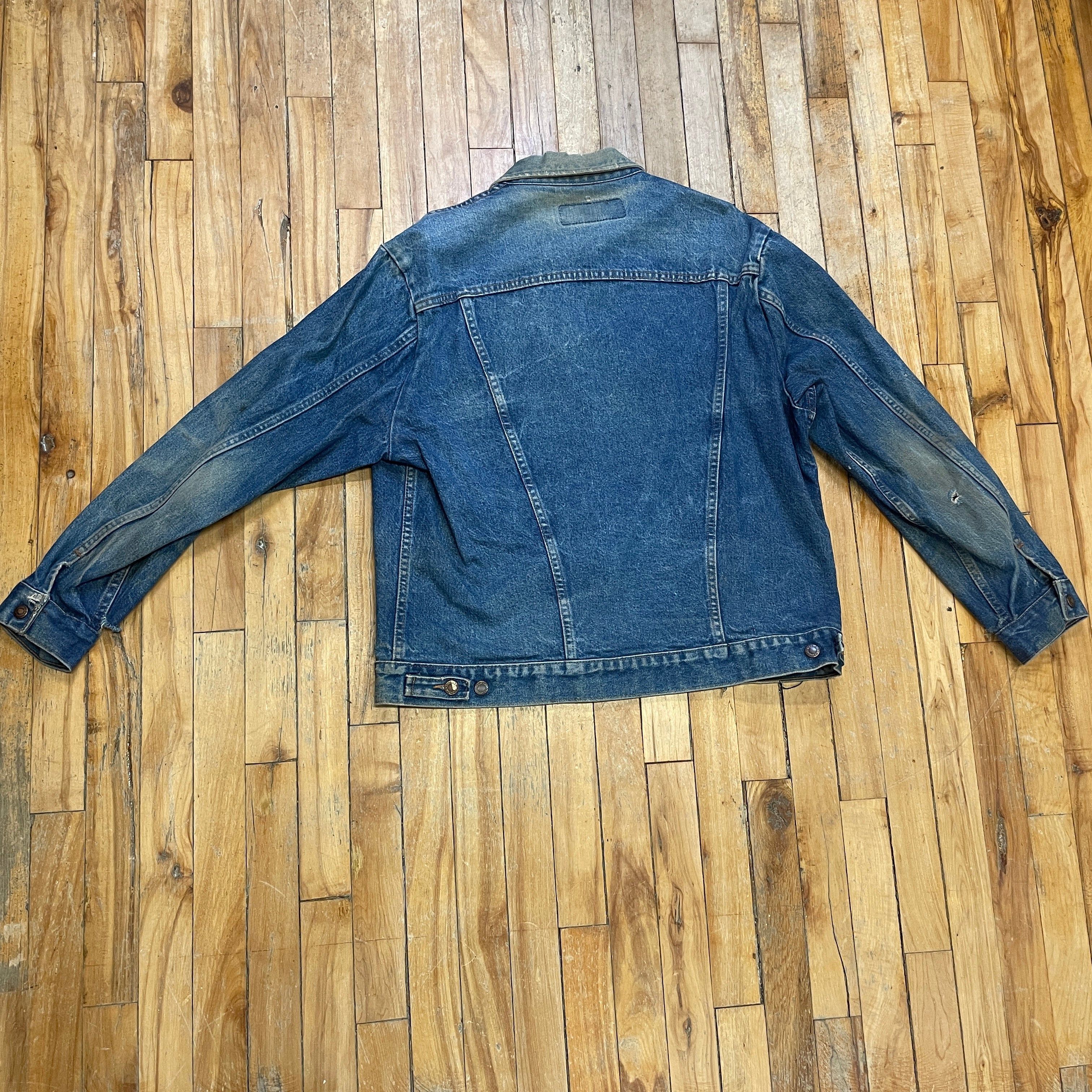 Wrangler Fabulously Thrashed Vintage Wrangler Denim Trucker Jacket Made in USA Size L Size US L / EU 52-54 / 3 - 2 Thumbnail