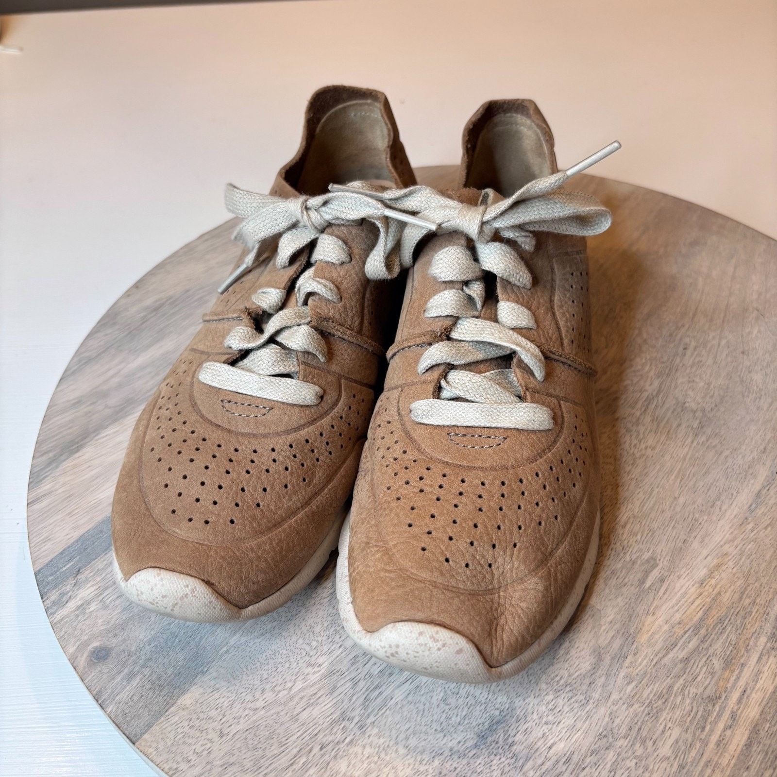 UGG Tye Women's Brown Suede Tideline Shoes Sneakers Size 8