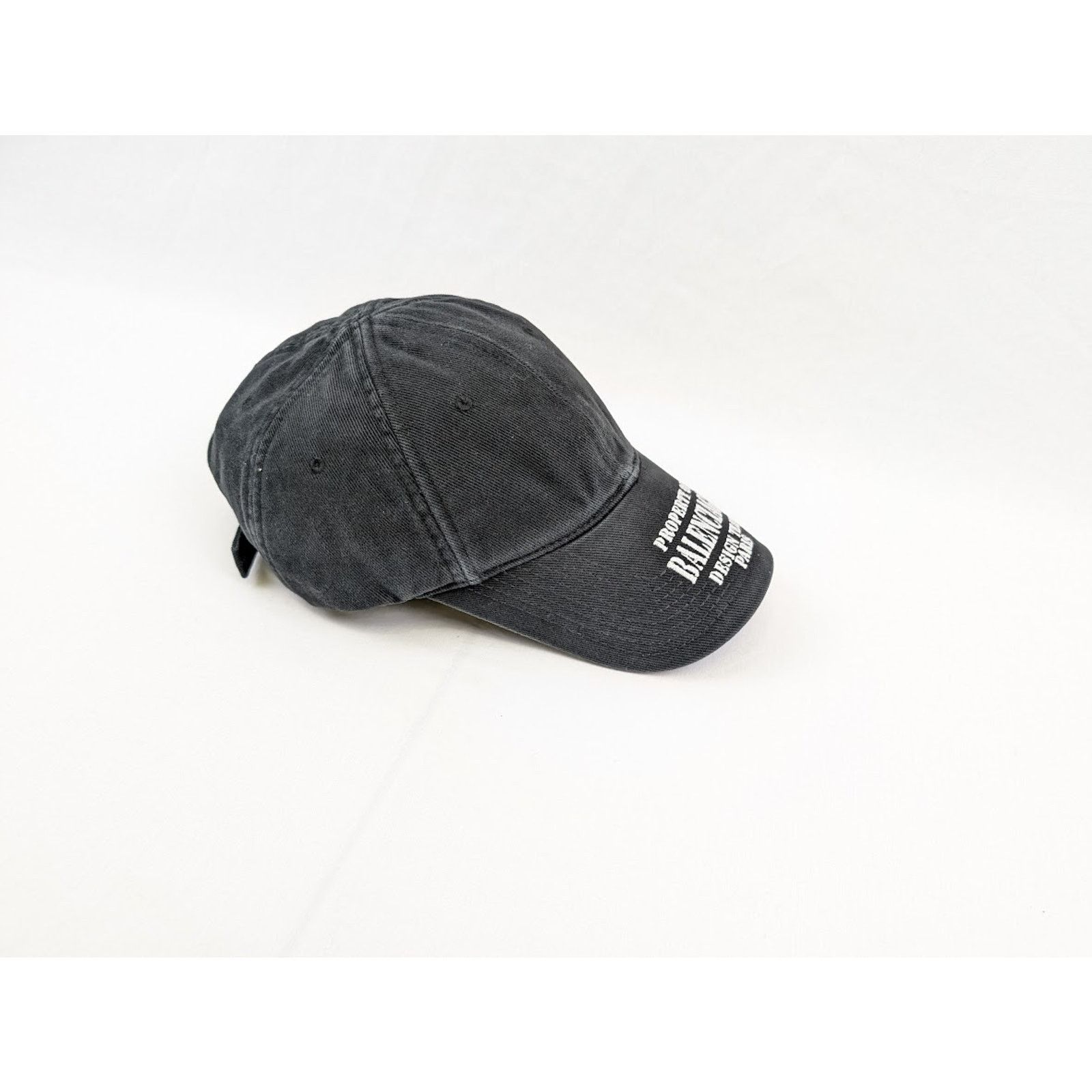 Balenciaga o1rshd1 Size:S/ Property of Balenciaga Design Team Cap / Hat Size ONE SIZE - 12 Thumbnail