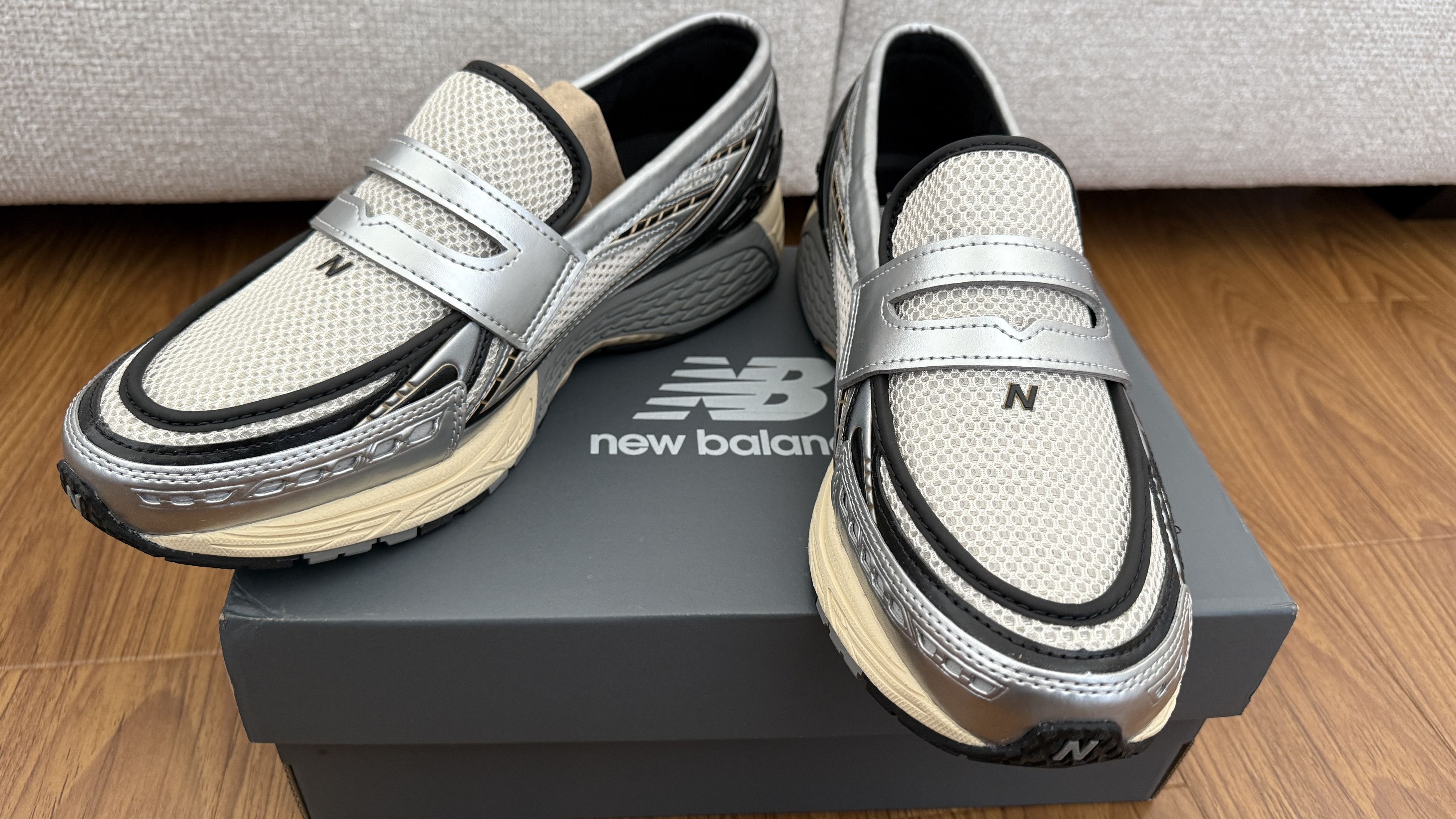 New Balance 1906L Silver Metallic Cream Grey Black Size US 12 Size US 12 / EU 45 - 1 Thumbnail
