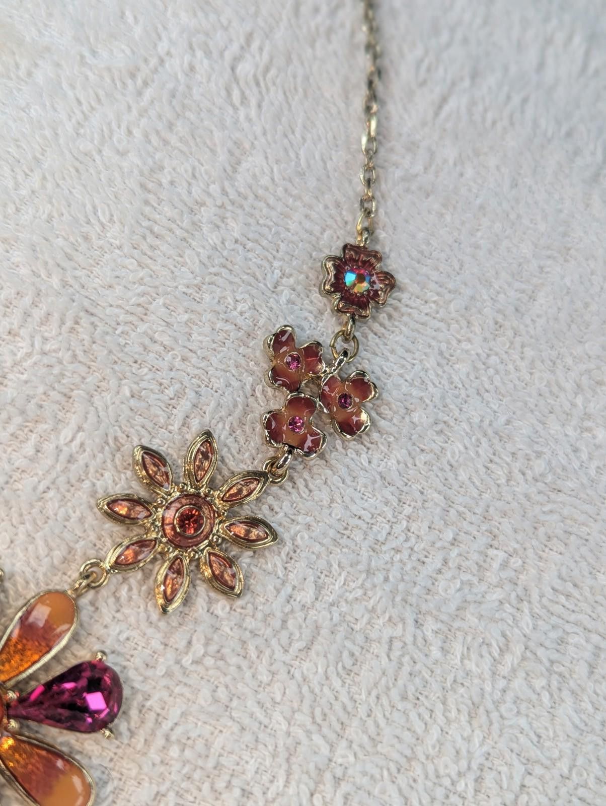 1989 STUDIO NWT 1928 Signed Gold Toned Pink Floral Rhinestone Necklace Size ONE SIZE - 4 Thumbnail