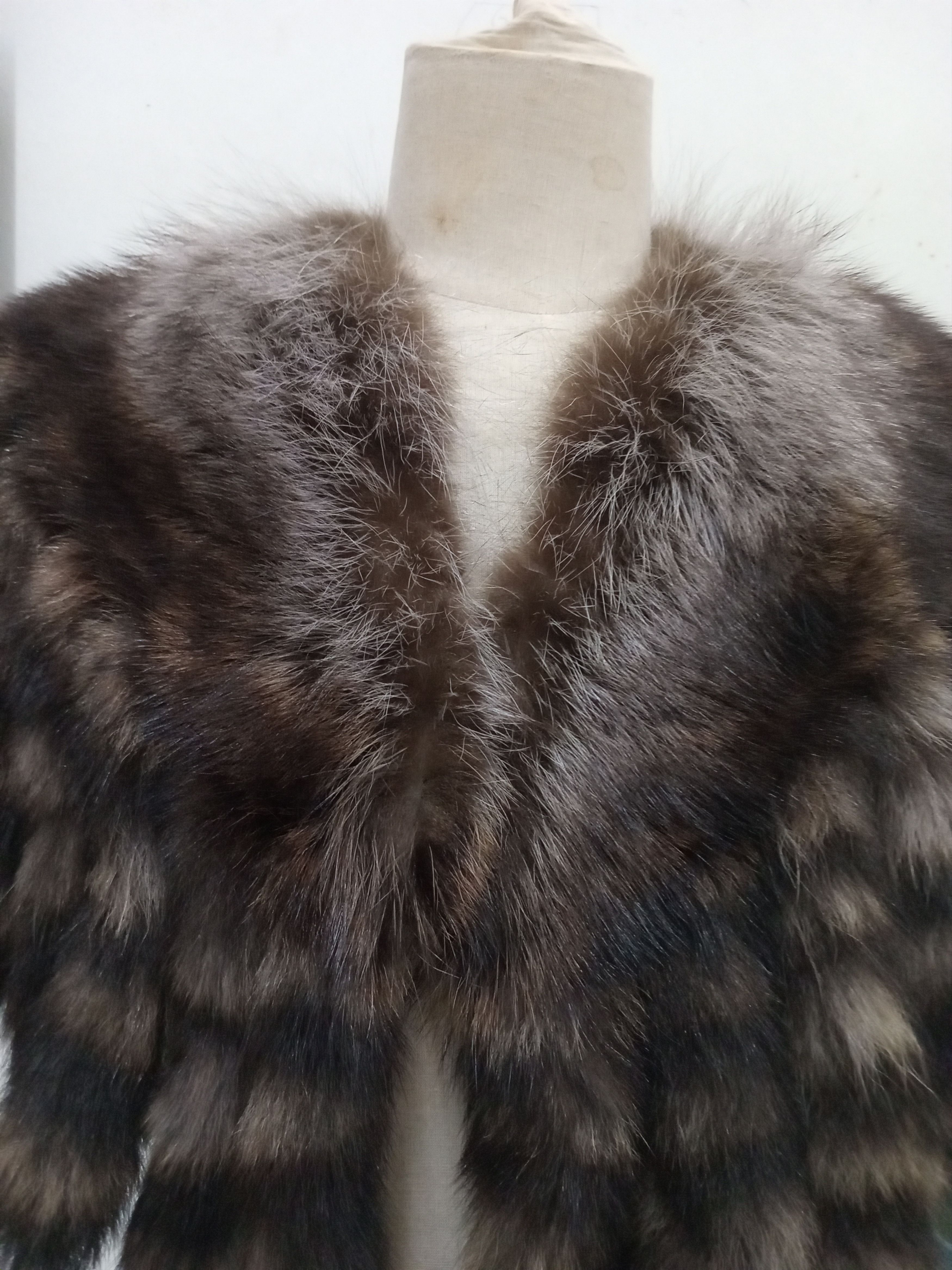 Other Rare Aunthentic Silver Fox Fur Muffler/Cape/Poncho Size US XL / EU 56 / 4 - 5 Thumbnail