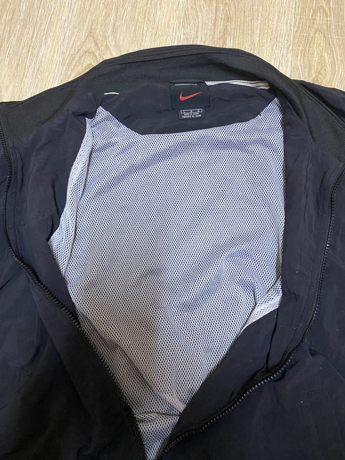 Nike Vintage Nike light jacket Size US L / EU 52-54 / 3 - 7 Thumbnail