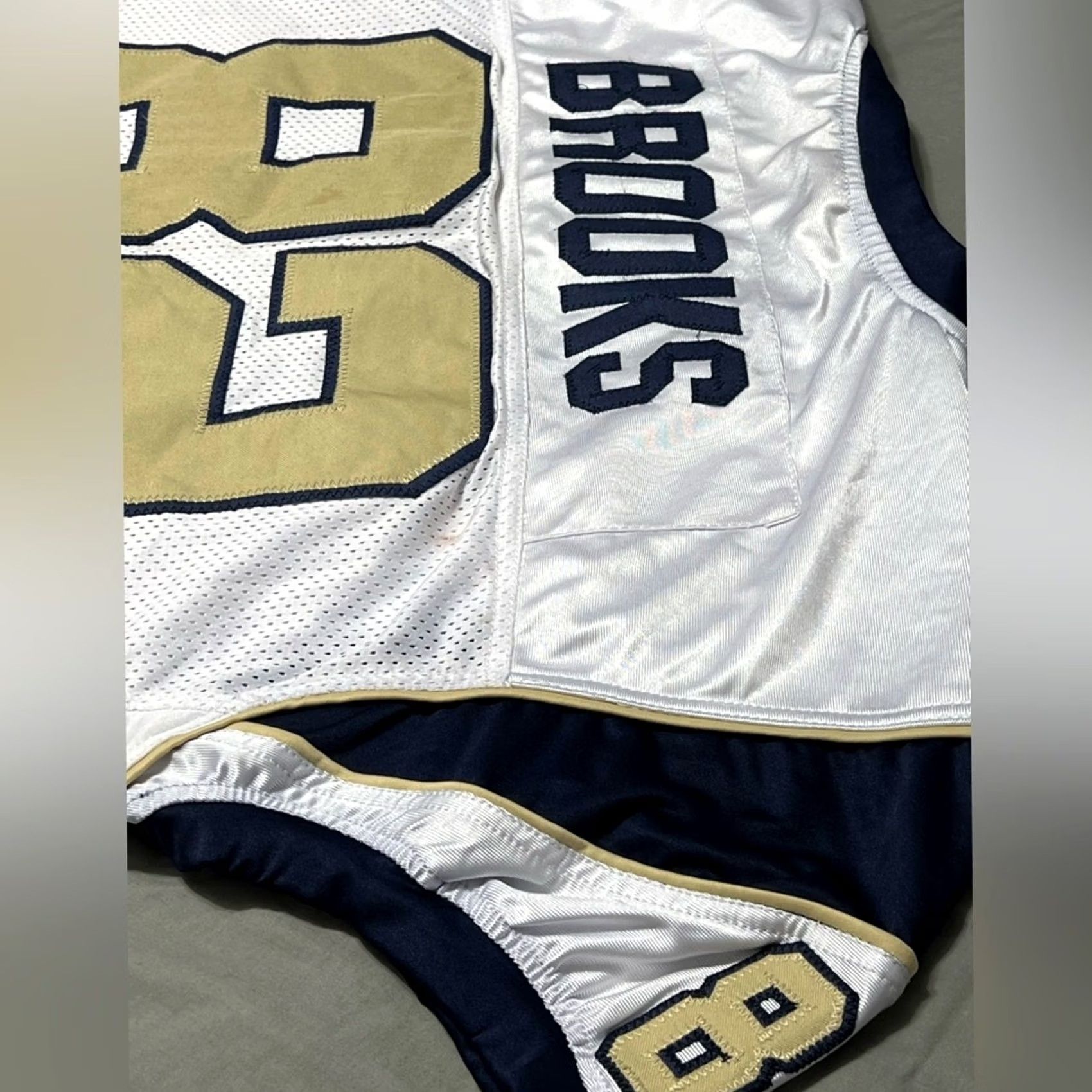 Brooks USFA Semi-Pro Football Game Used Bruins Jersey #82 Brooks XL White Mens T-Shirt 1 of 1 Size US XL / EU 56 / 4 - 7 Thumbnail