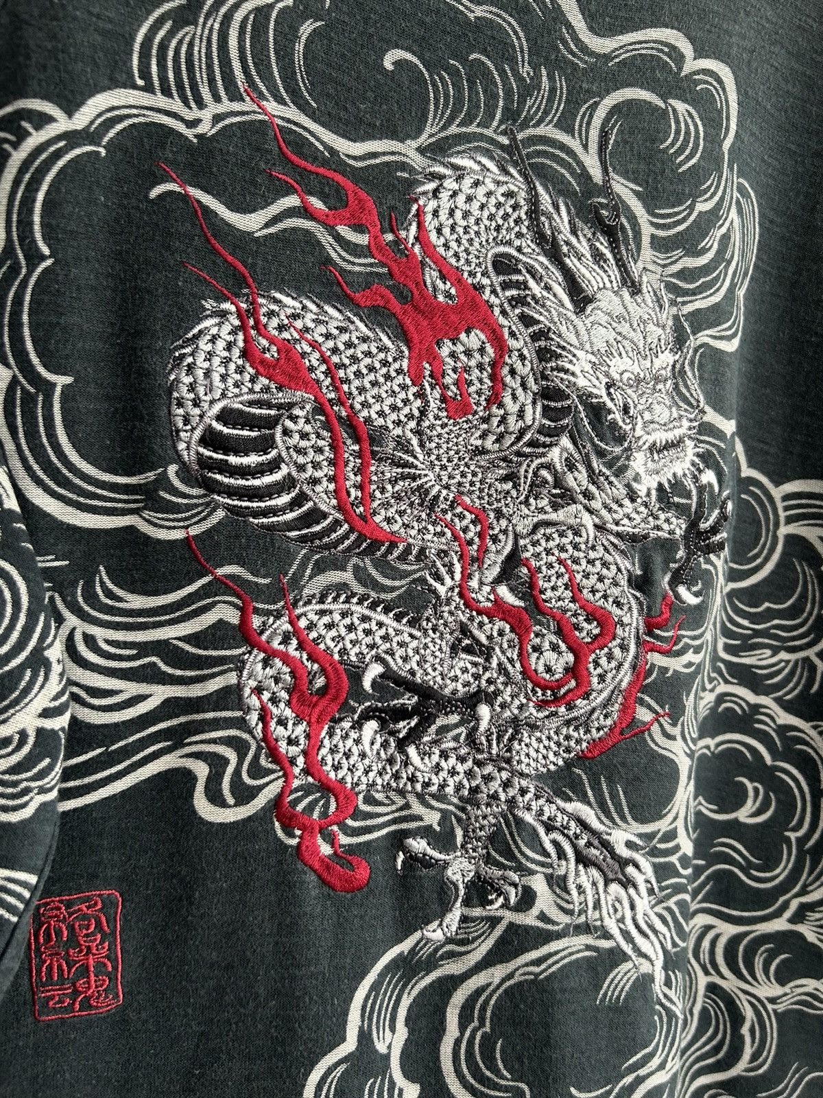 Japanese Brand Karakuri Tamashii Dragon Embroidered Tri Pockets Tshirt Size US L / EU 52-54 / 3 - 8 Thumbnail