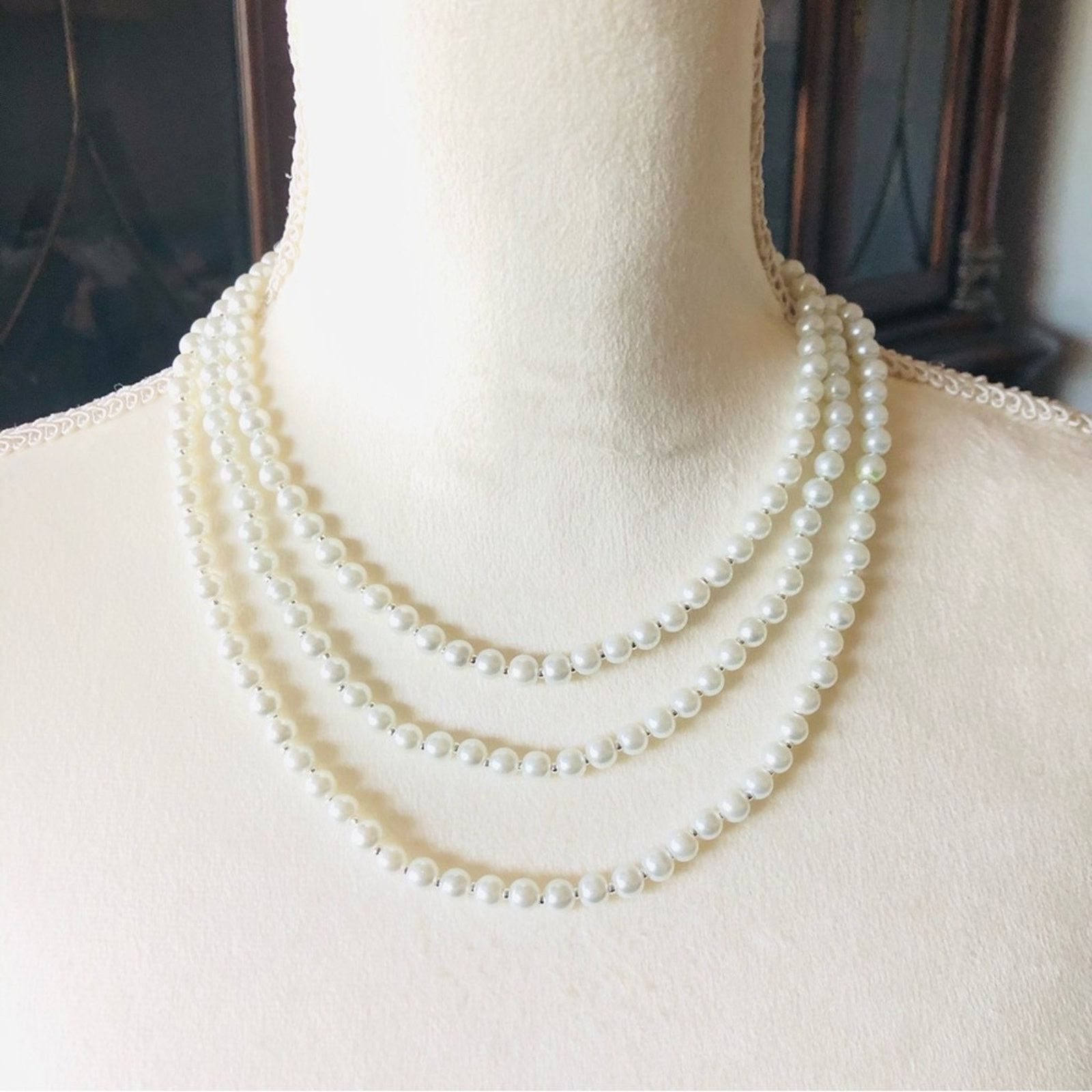 Handmade Handcrafted triple strand Pearl genuine emerald necklac Size ONE SIZE - 8 Thumbnail