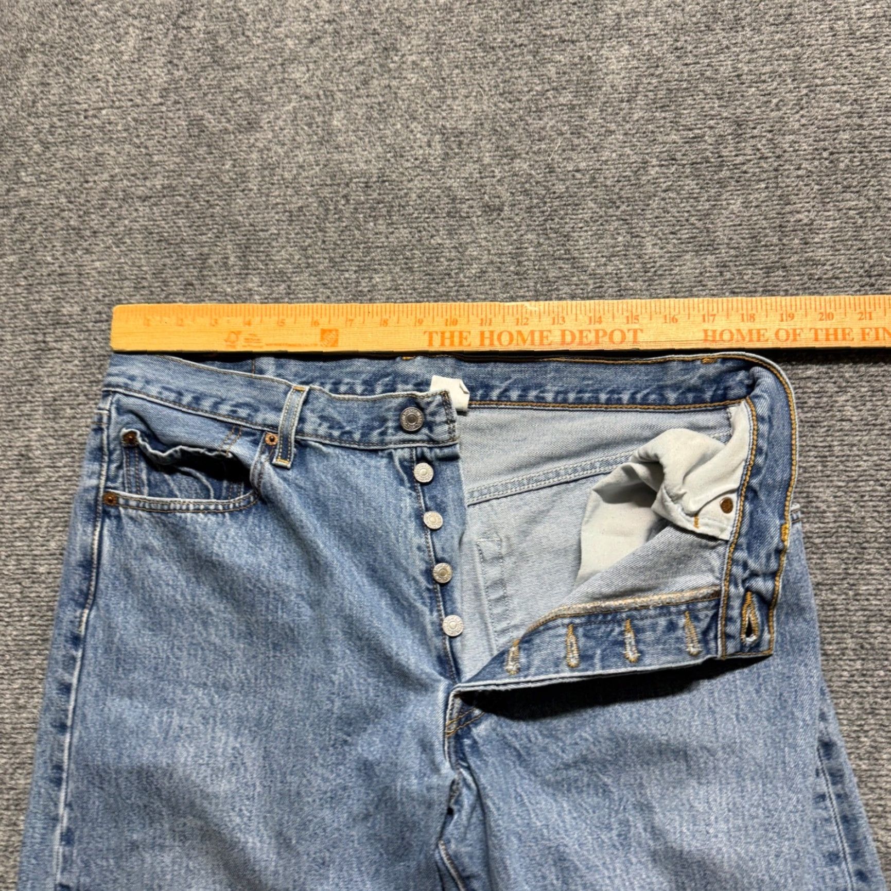 Levi's VINTAGE Levi's 501 Jeans Men 36x28 Light Blue Wash Straight Regular Inseam 28 Fly Button Paper Tag Cotton Cap Size US 36 / EU 52 - 7 Thumbnail