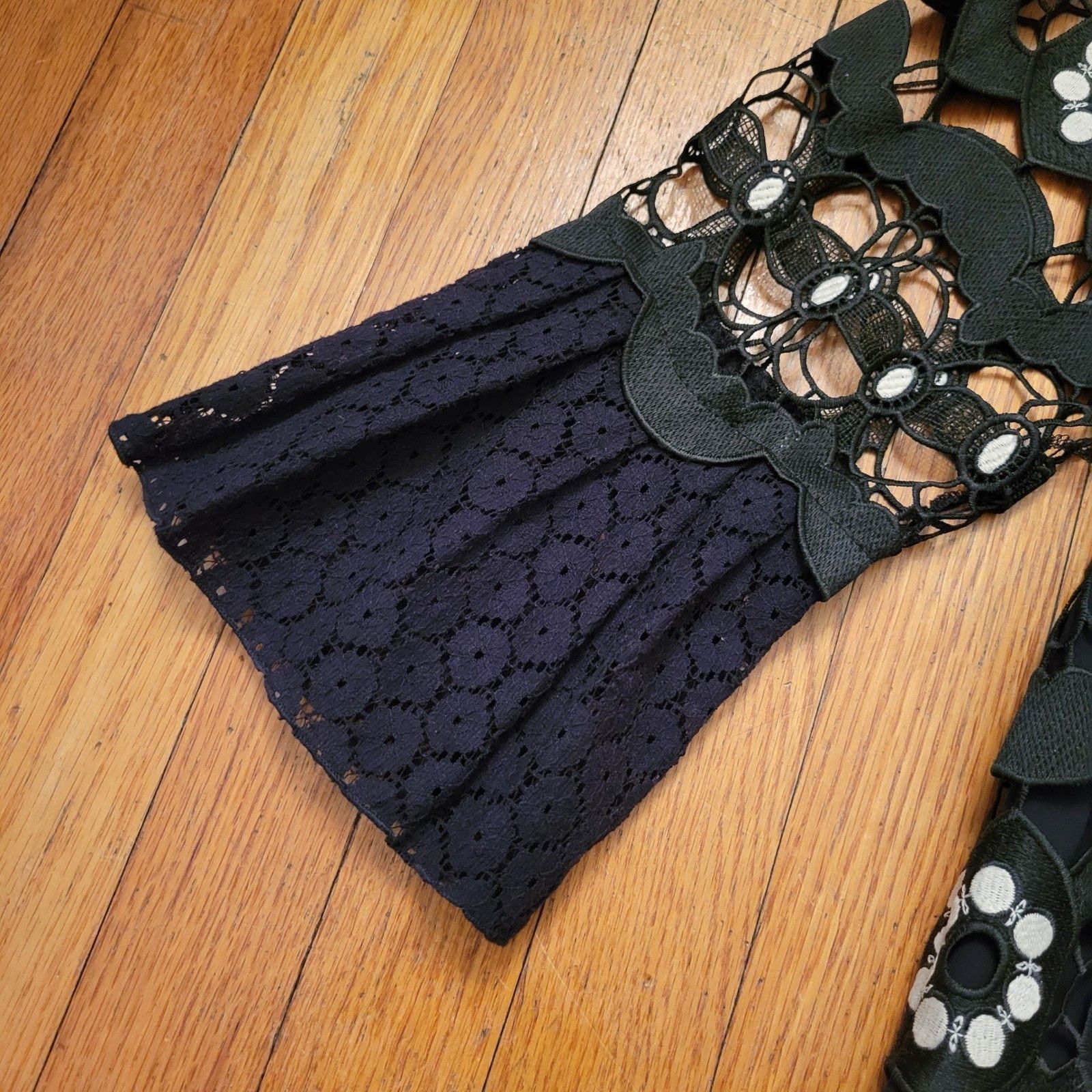 Anna Sui Anna Sui Black Lace Floral Embroidered Shift Dress 6 Goth Size M / US 6-8 / IT 42-44 - 3 Thumbnail