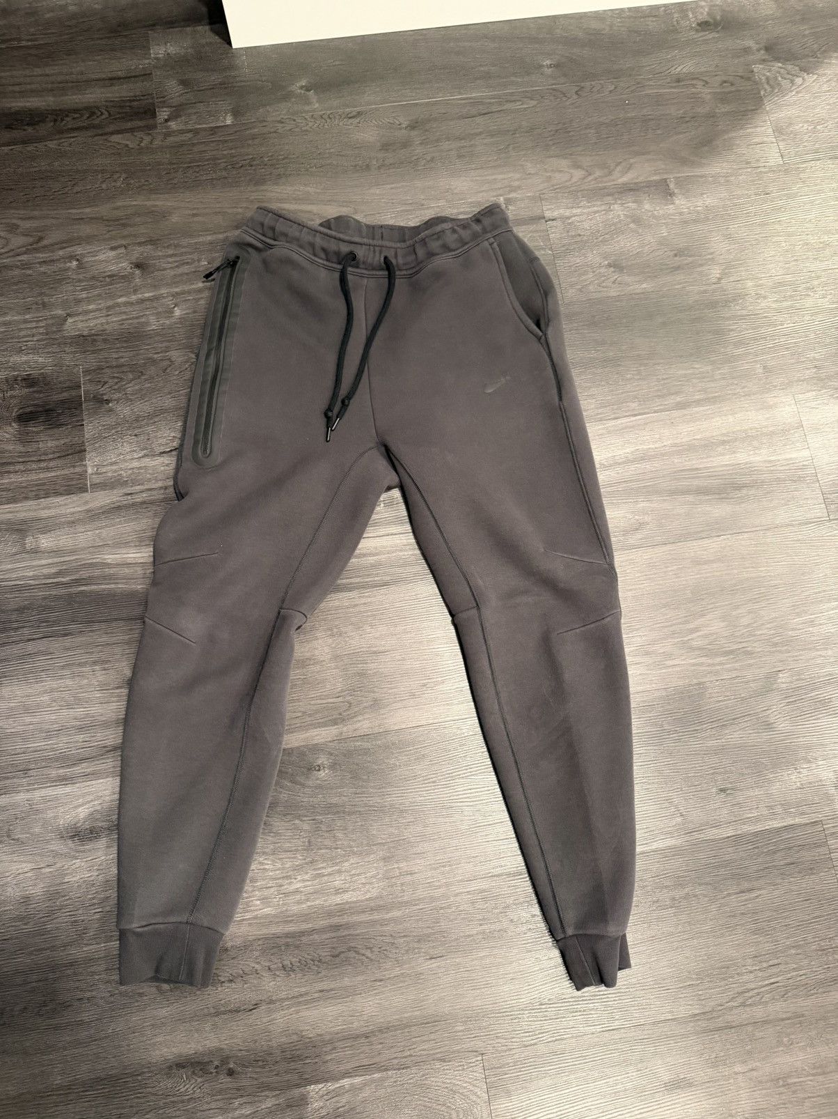 Nike Tech Pants Dark Grey Size Medium in Gray, Men's (Size 32)