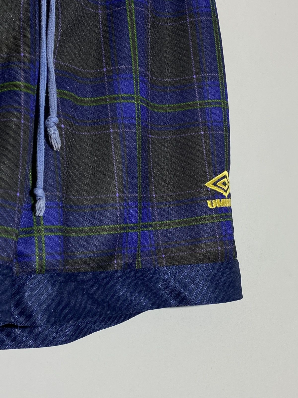 Umbro Vintage 90s Umbro Scotland National Team Rare Shorts Size US 32 / EU 48 - 5 Thumbnail