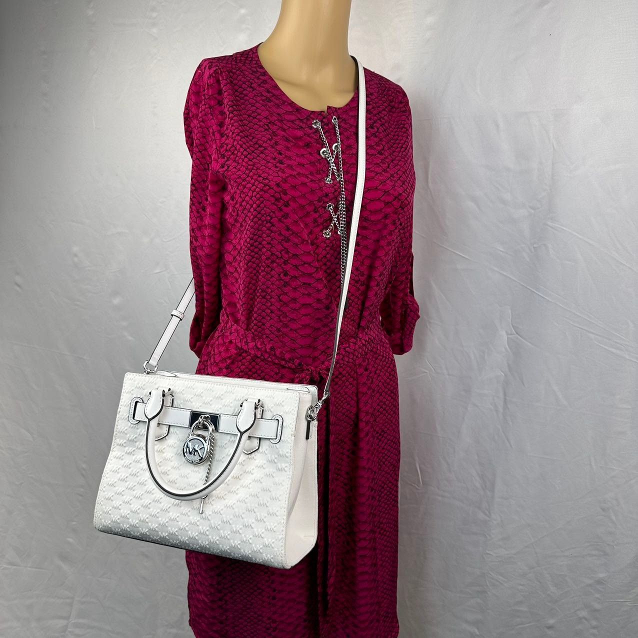 Michael Kors Michael Kors 35T4SHMS5C Hamilton Small Logo Embossed Washed Size ONE SIZE - 2 Thumbnail