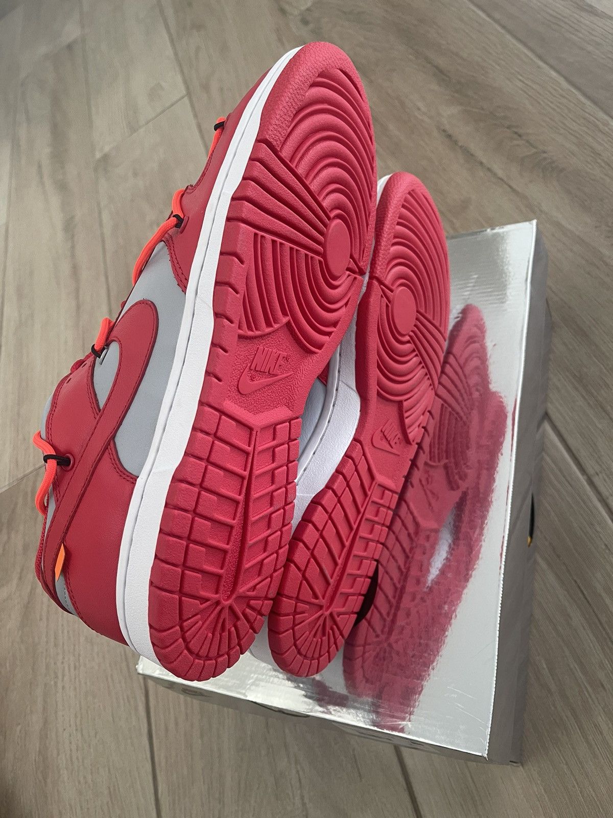 Nike × Off-White Dunk Low University Red-Wolf Grey 2019 Size US 10.5 / EU 43-44 - 10 Thumbnail