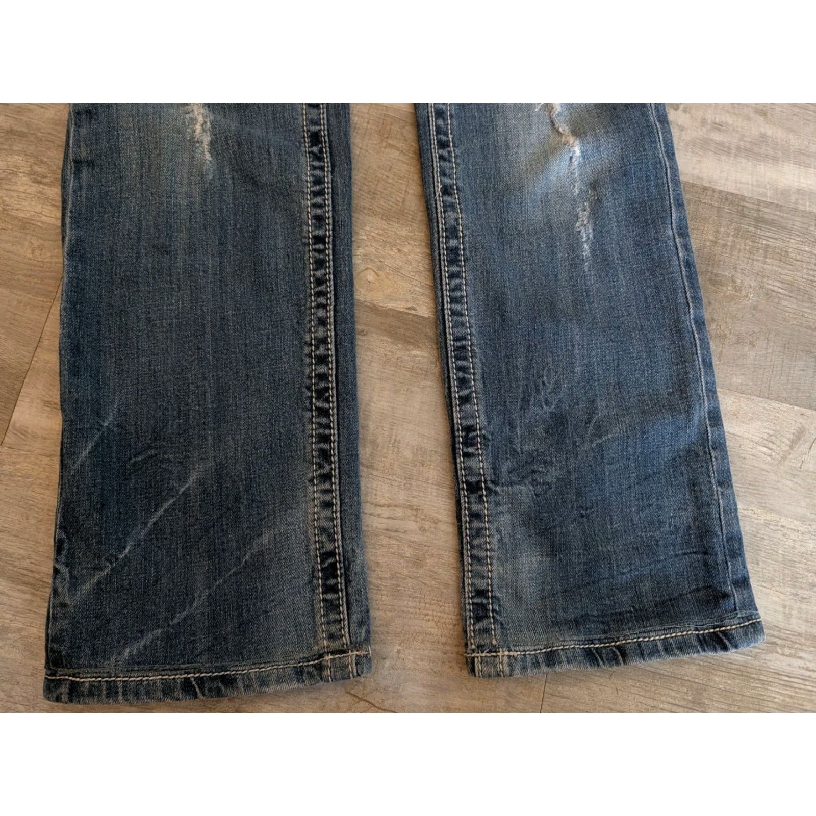 Miss Me Miss Me Jeans Womens 30 Blue Distressed Straight Stretch Denim 5-Pocket Embroidered Button 90s Southwestern Rock Sunshine (Miss Me Denim) Size 30" / US 8 / IT 44 - 2 Thumbnail