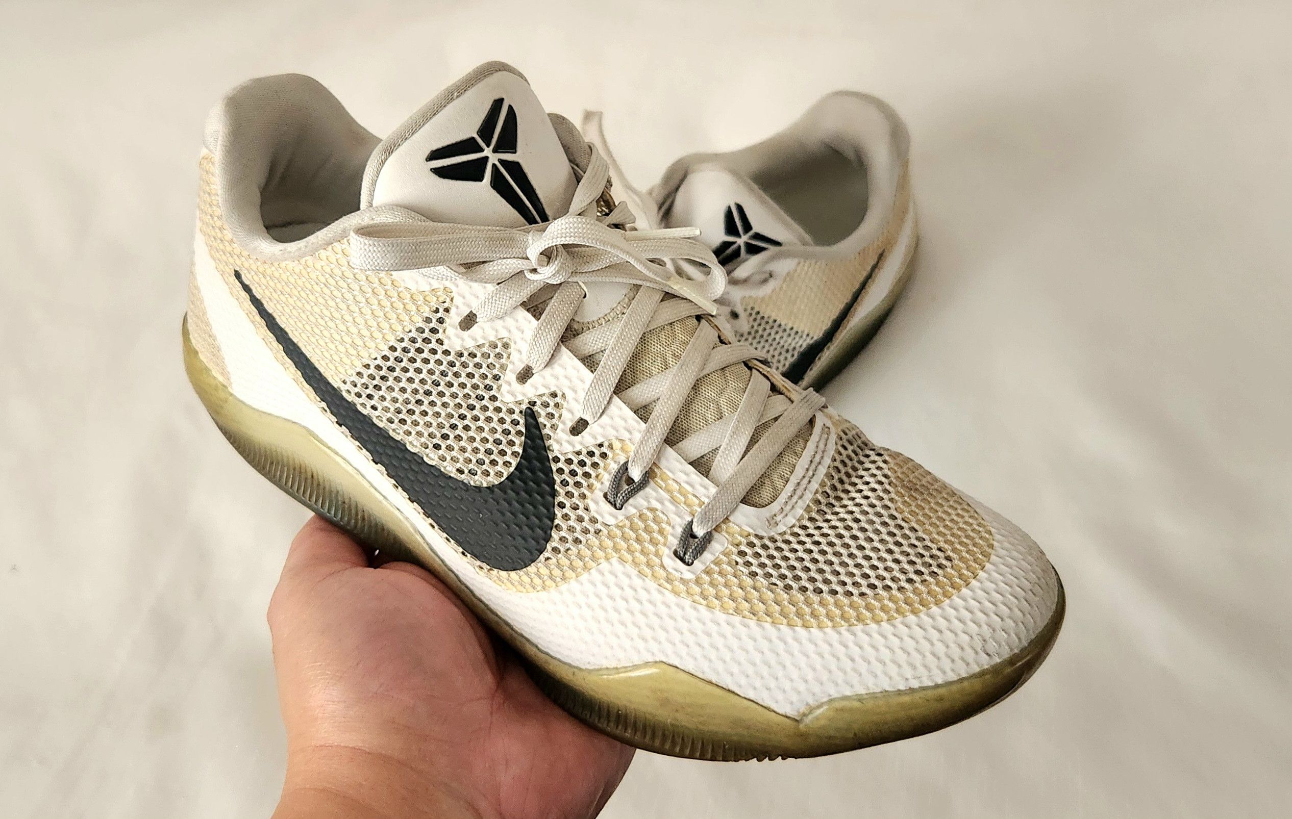 Nike 836183-100 Kobe 11 Fundamental white Low EM Basketball