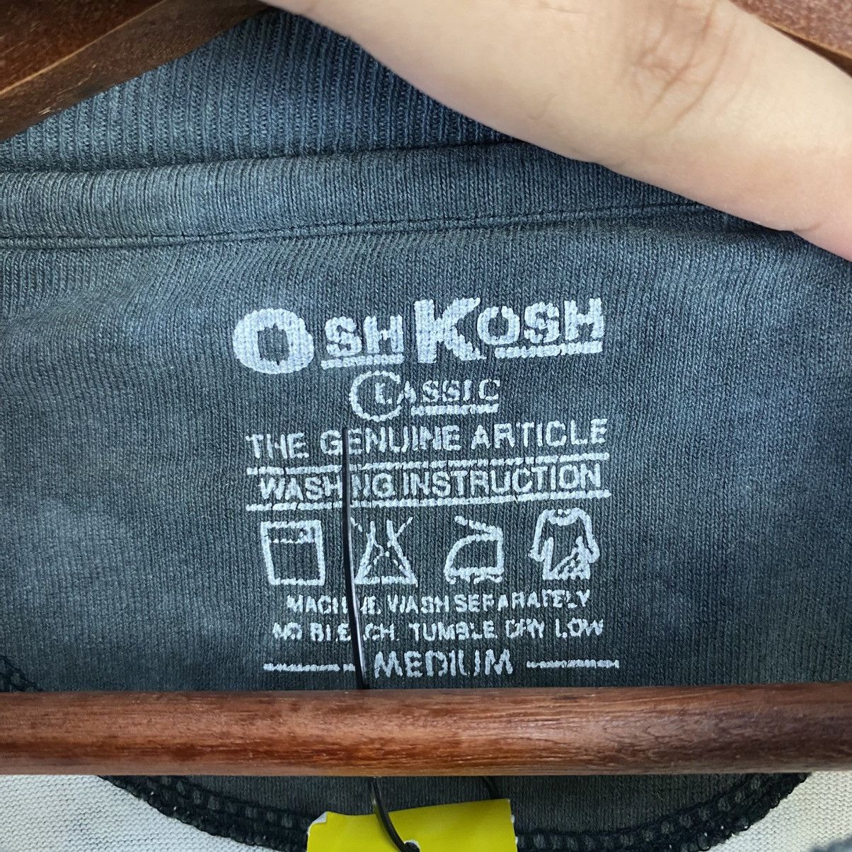 Oshkosh DL Osh Kosh White ripped Skulls Sweatshirt #C860 Size US M / EU 48-50 / 2 - 10 Thumbnail