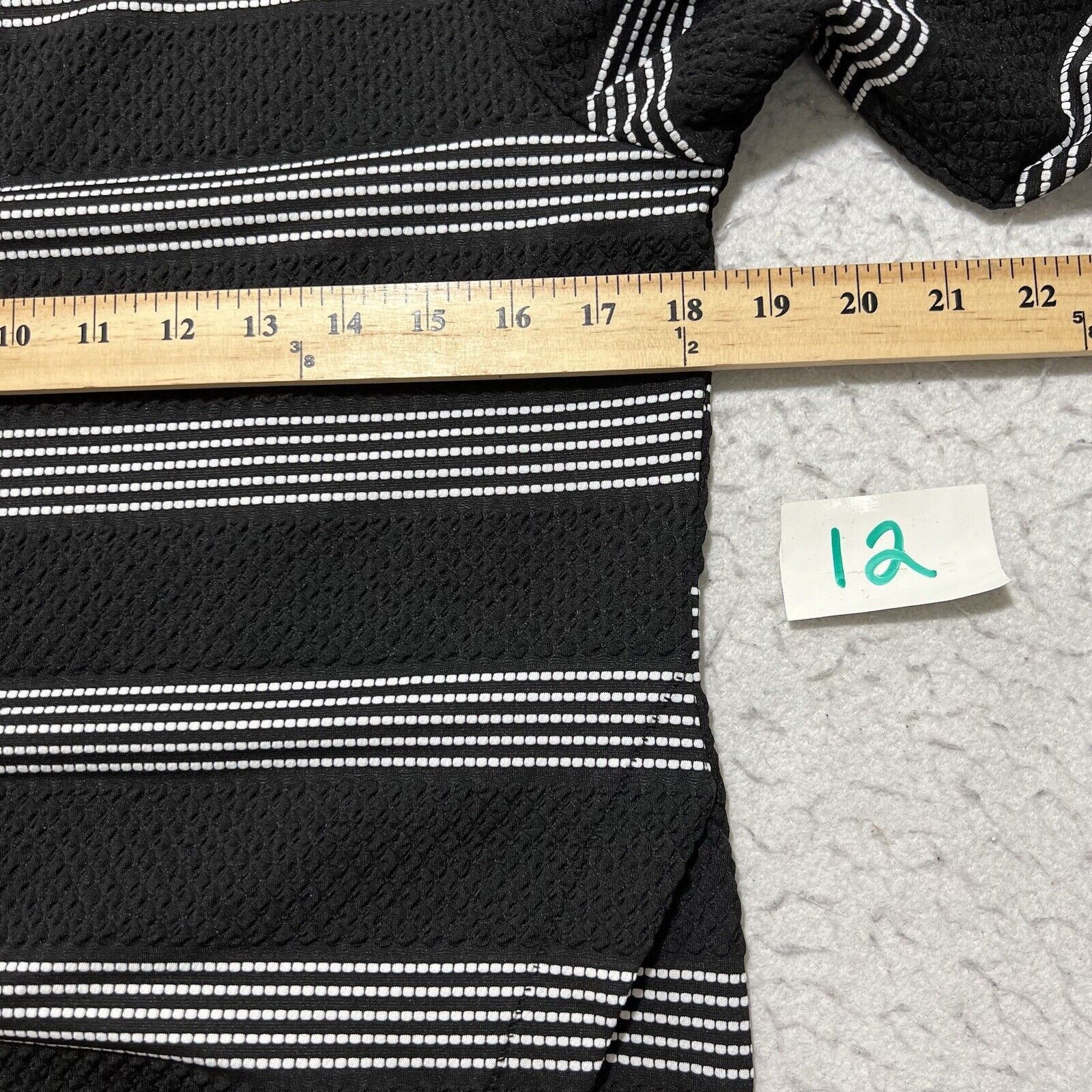 Chicos Chico's Black & White 3/4 Sleeve Shift Wrap Dress Size M / US 6-8 / IT 42-44 - 8 Thumbnail