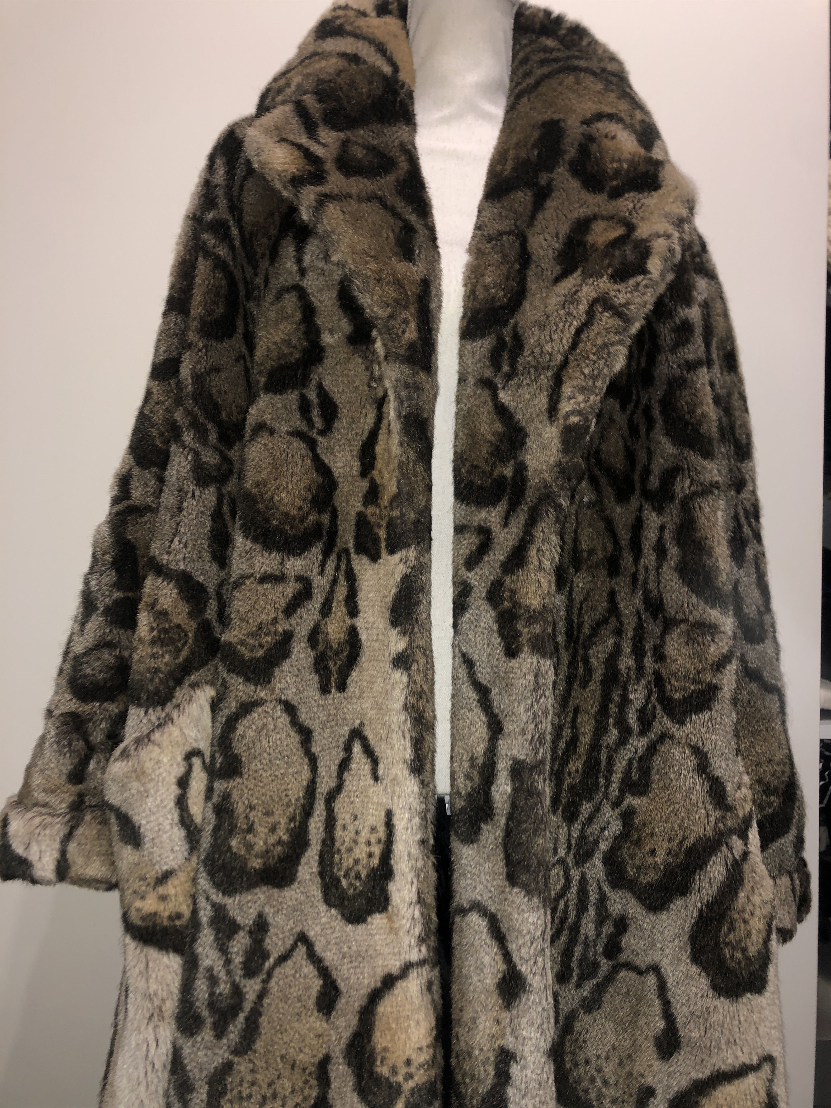 Calugi e Gianelli Animalier Wide Fake Fur Coat Size L / US 10 / IT 46 - 1 Thumbnail