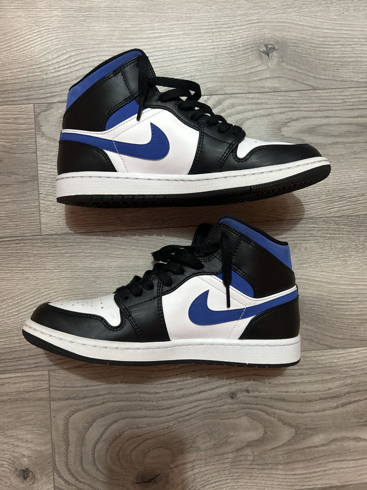 Jordan Brand Jordan 1s mid white/racer blue-black Size US 8.5 / EU 41-42 - 1 Thumbnail