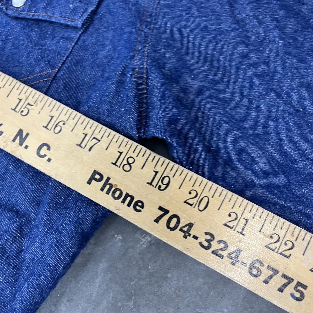 Vintage × Wrangler Crazy vintage wrangler Jean Pearl snap button up XL denim Size US XL / EU 56 / 4 - 3 Thumbnail