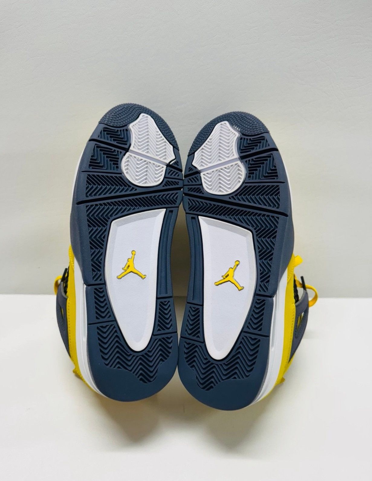 Jordan Brand Air Jordan 4 Retro Lightning 2021 Size US 10 / EU 43 - 6 Thumbnail