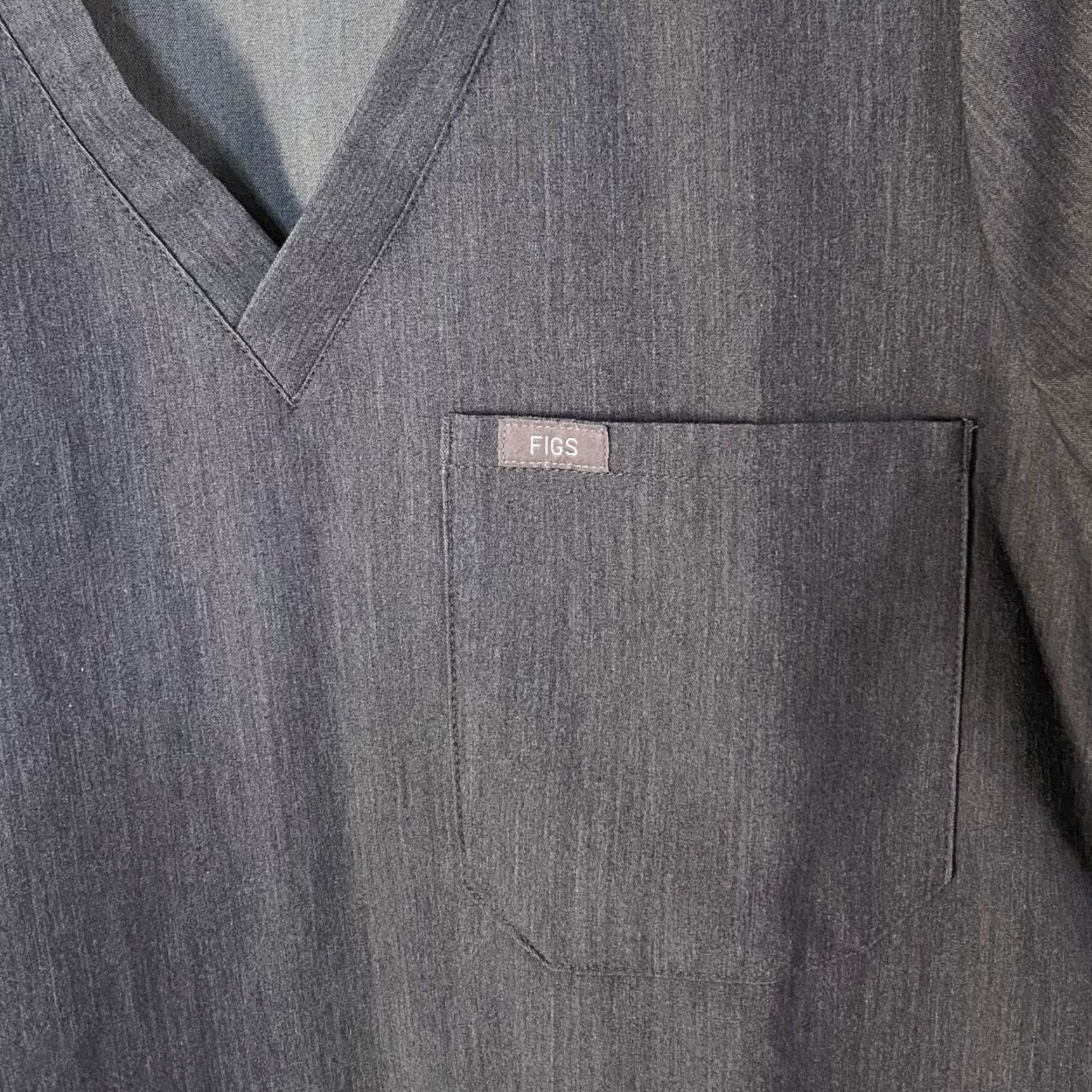Vintage FIGS Catarina Technical Scrub Top Graphite Gray V-Neck Short-Sleeve S Women Size US S / EU 44-46 / 1 - 7 Thumbnail