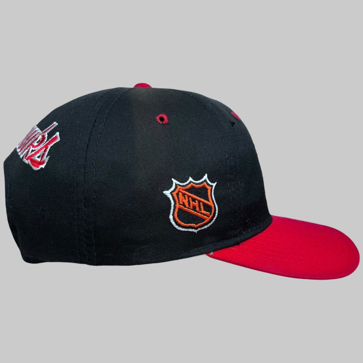 NHL × Sports Specialties × Vintage 90s NHL Chicago Blackhawks Back Script Sports Specialties Size ONE SIZE - 4 Thumbnail