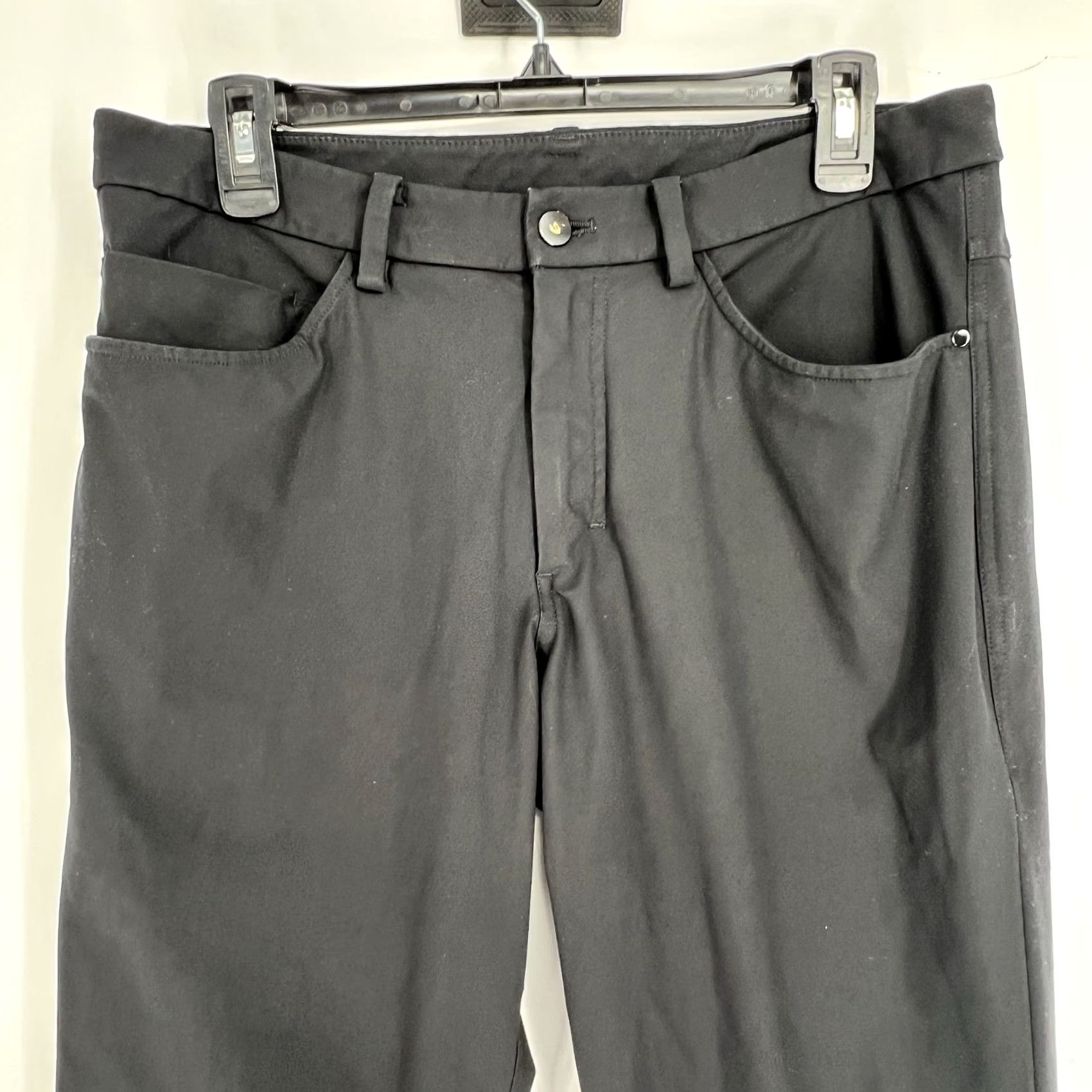 Lululemon Lululemon ABC Classic Fit Pants Mens 32 X 32 Black Warpstreme Athletic Chino Pants Regular Straight Mens 32 Black Classic Fit-Preppy-Classic Size US 32 / EU 48 - 2 Thumbnail