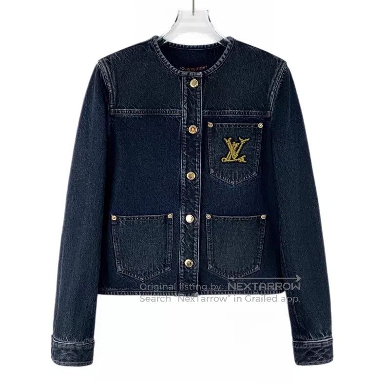 Louis Vuitton Louis Vuitton 24 dark blue logo embroidered cotton crew ne Size XS / US 0-2 / IT 36-38 - 1 Thumbnail