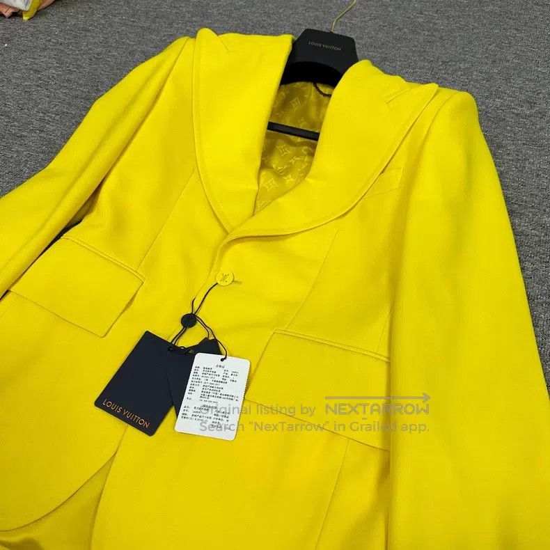 Louis Vuitton Louis Vuitton Show style lemon yellow blazer jacket Size US S / EU 44-46 / 1 - 3 Thumbnail