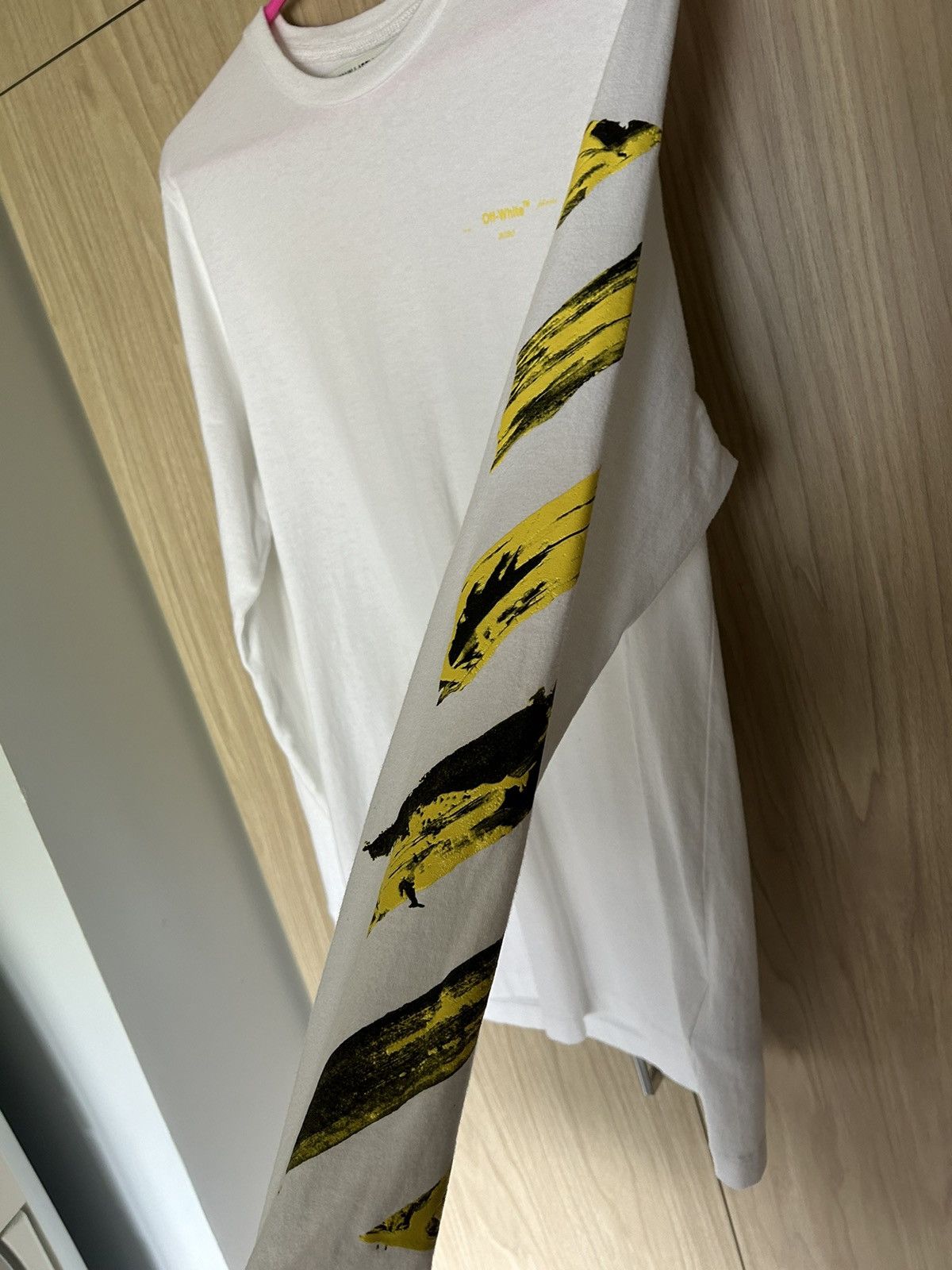 Off-White Off-White Ssense Exclusive White & Yellow Acryclic Arrows Size US S / EU 44-46 / 1 - 6 Thumbnail