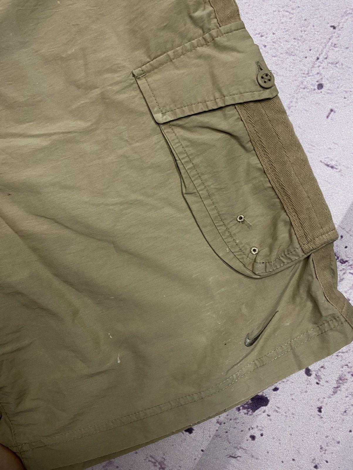Nike MENS Nike Cargo Swoosh Tab Logo Shorts All Nude vintage Size US 34 / EU 50 - 13 Thumbnail
