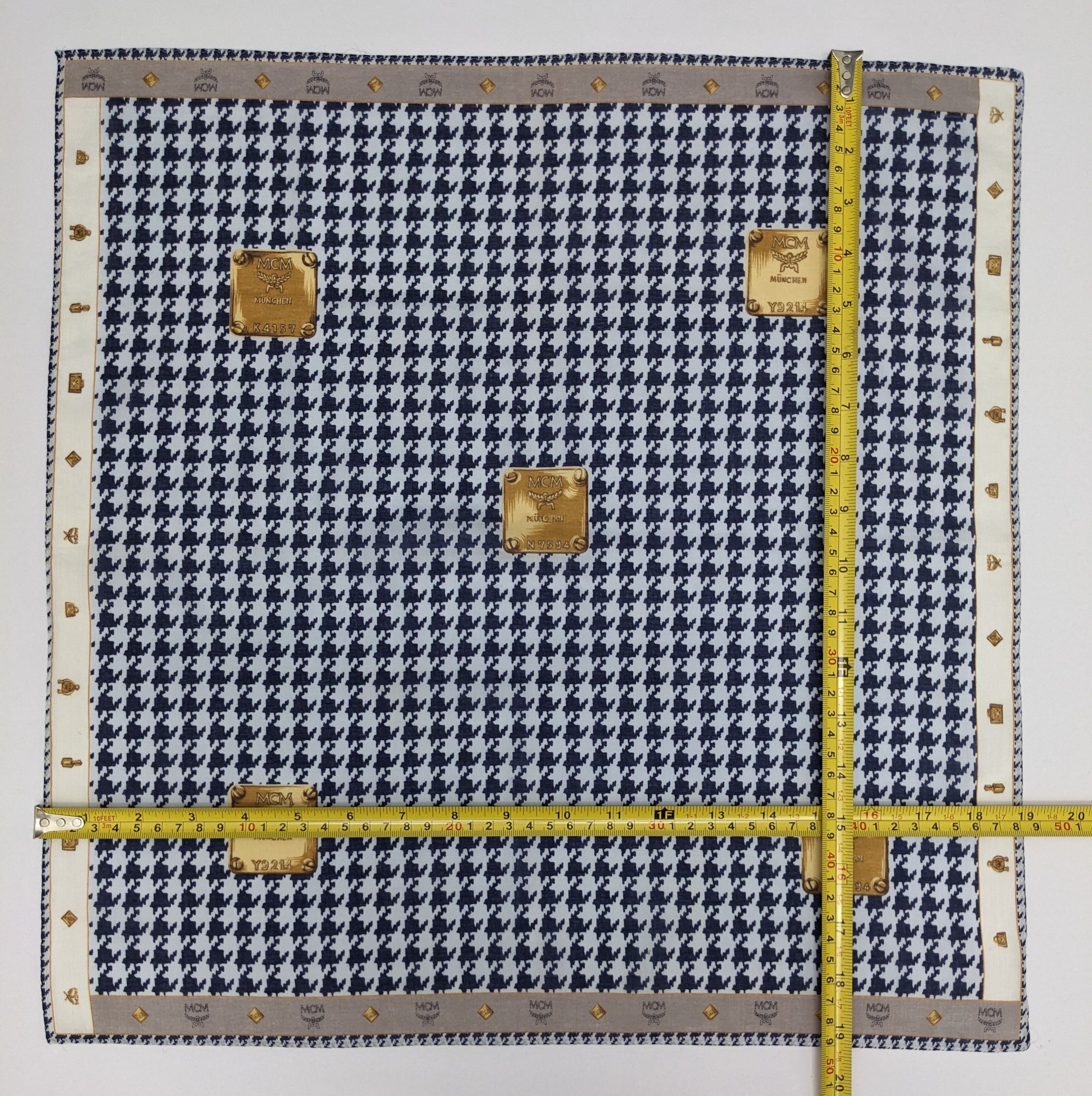 MCM MCM LOGO PLAQUE PRINT HOUNDSTOOTH POCKET SQUARE Size ONE SIZE - 2 Thumbnail