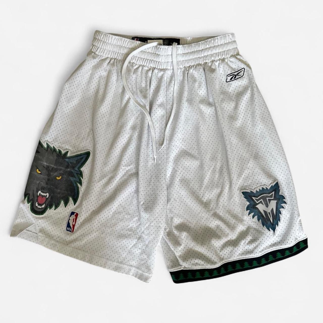 Reebok Vintage Reebok Minnesota Timberwolves team issue shorts Size US 34 / EU 50 - 1 Thumbnail