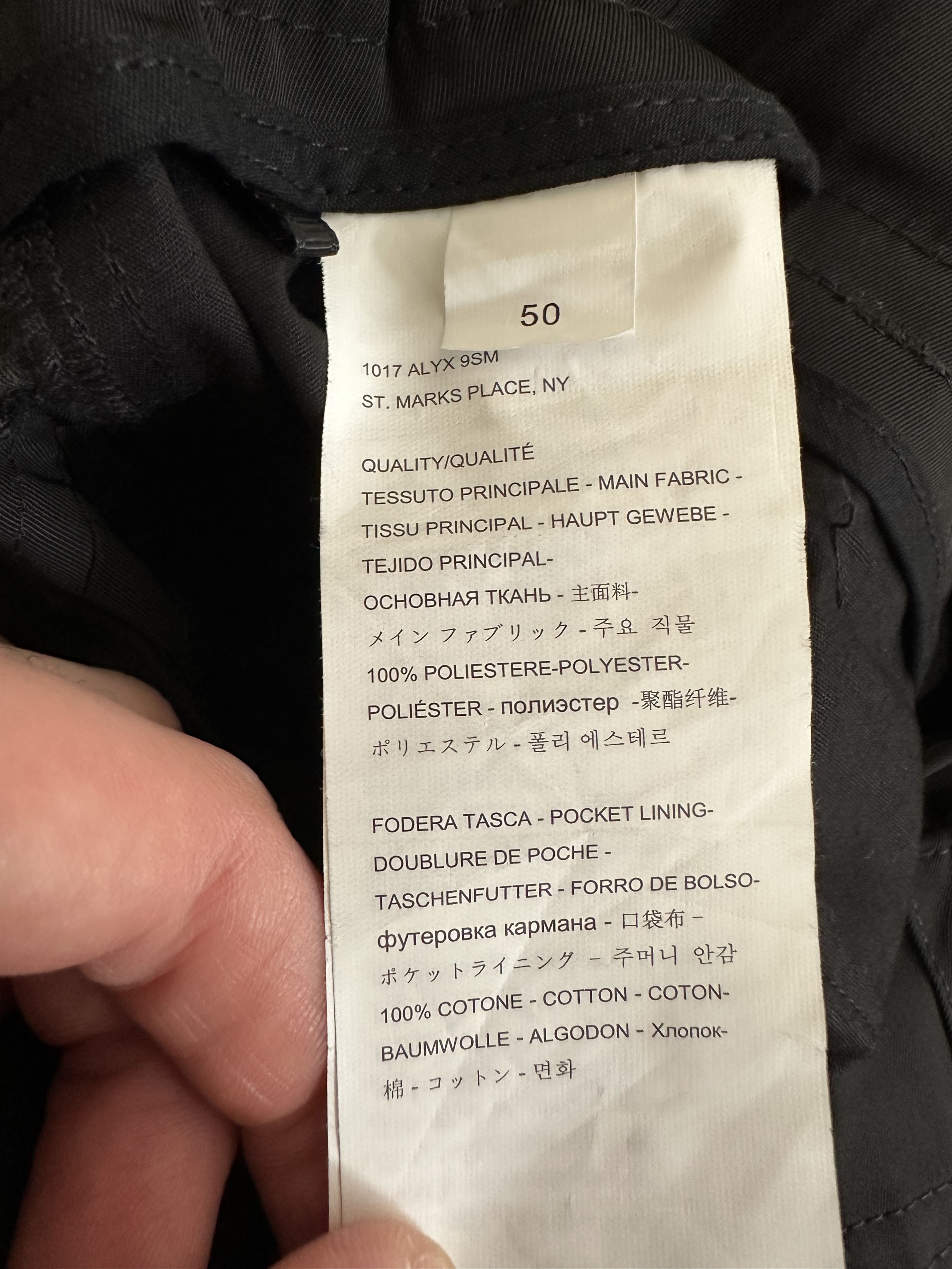 1017 ALYX 9SM 1017 Alyx 9SM Tactical Cargo Shorts in Black, Size 50 Size US 34 / EU 50 - 3 Thumbnail
