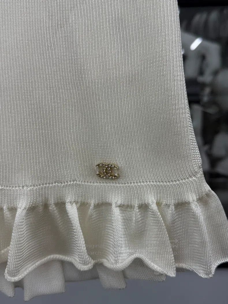 Chanel Chanel White lace sleeveless vest Size XS / US 0-2 / IT 36-38 - 2 Thumbnail