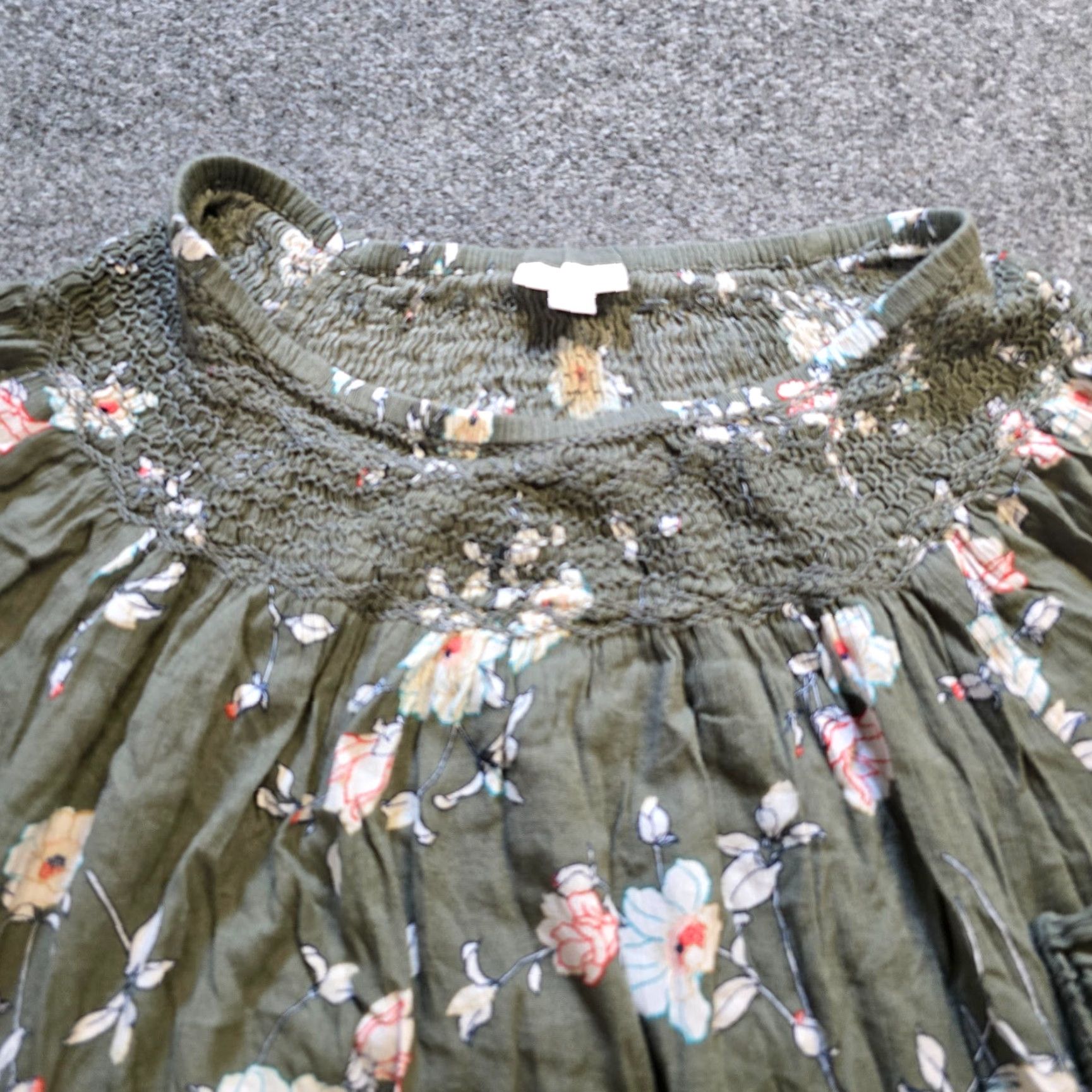J. Jill J Jill Top Womens L Green Floral Smocked Long Sleeve Career Shirt Size L / US 10 / IT 46 - 2 Thumbnail