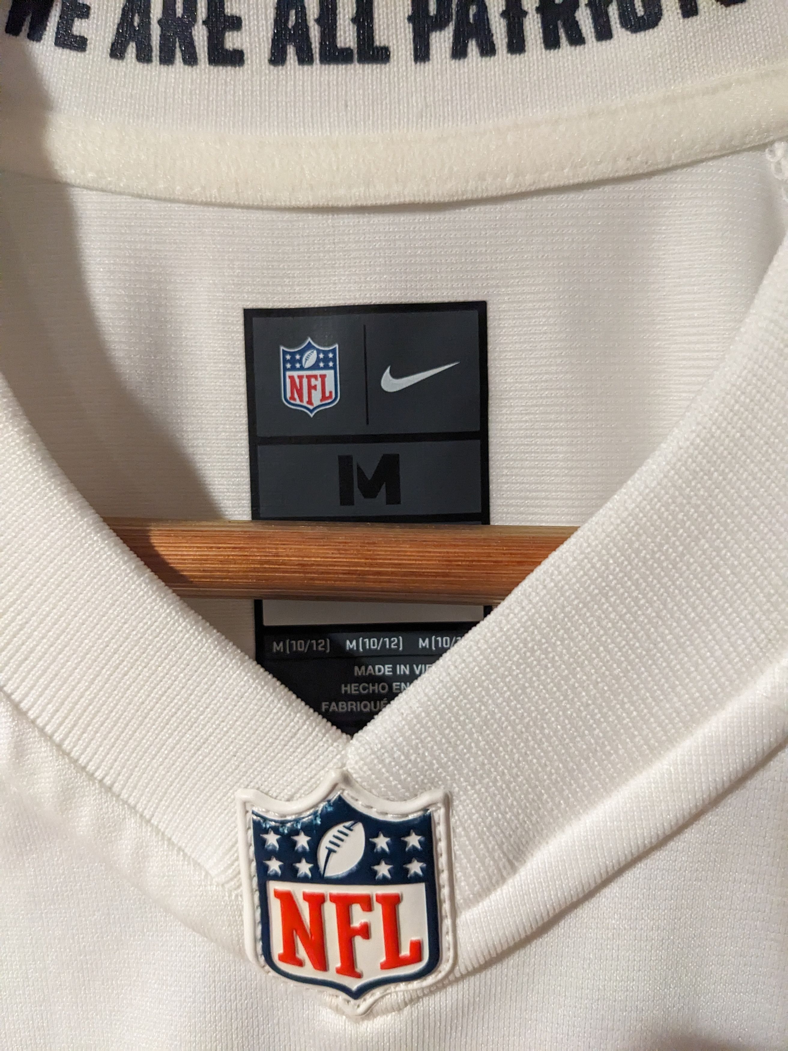 NFL × Nike New England Patriots Jones YOUTH Medium NFL Football Jersey Size US M / EU 48-50 / 2 - 7 Thumbnail