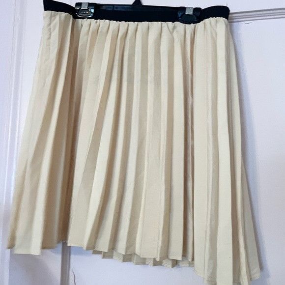 Other Willow & Clay Pleated Mini Skirt Size L NWT Size 32" / US 10 / IT 46 - 4 Thumbnail