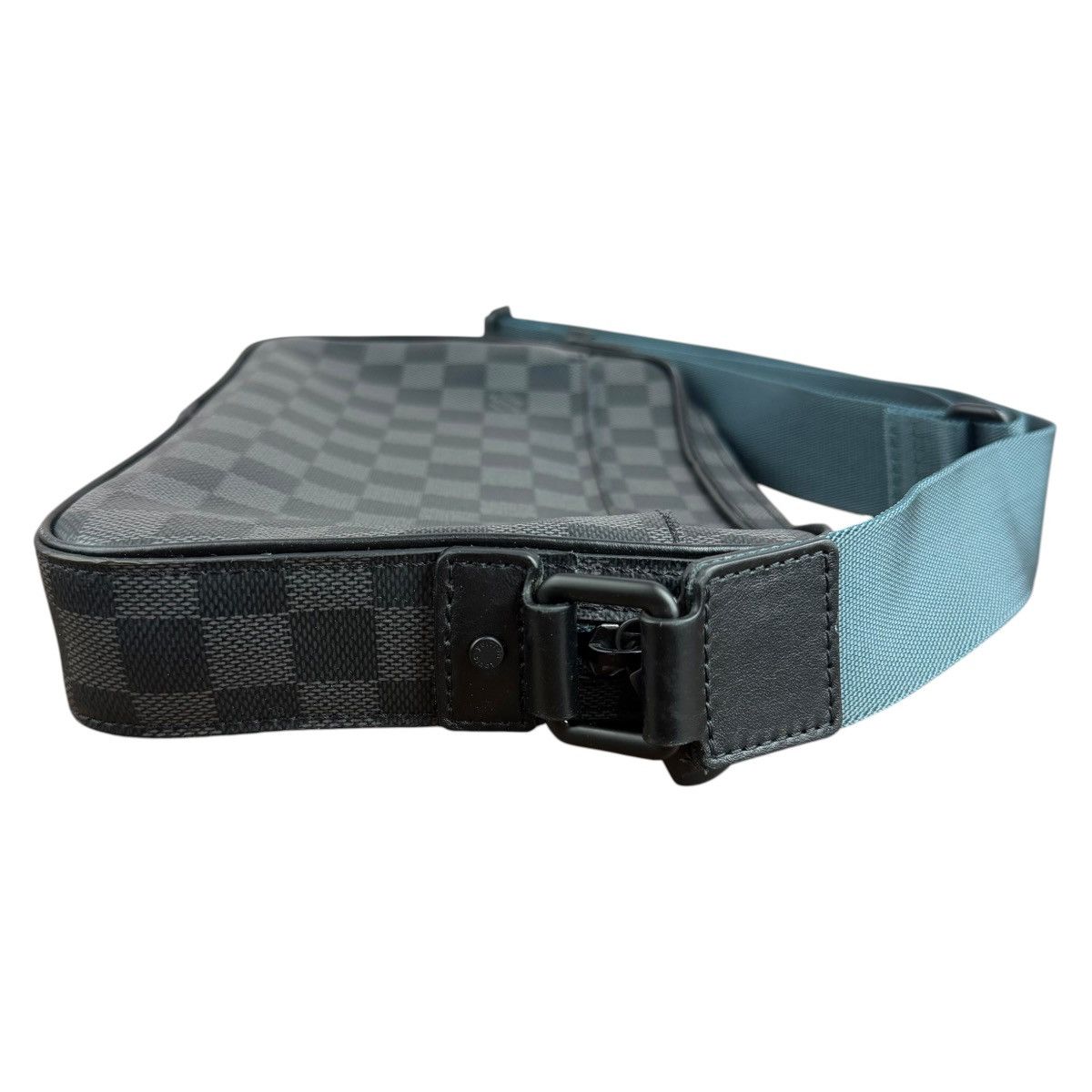 Louis Vuitton Louis Vuitton Damier Graphite Alpha Messenger Bag N40188 Size ONE SIZE - 8 Thumbnail