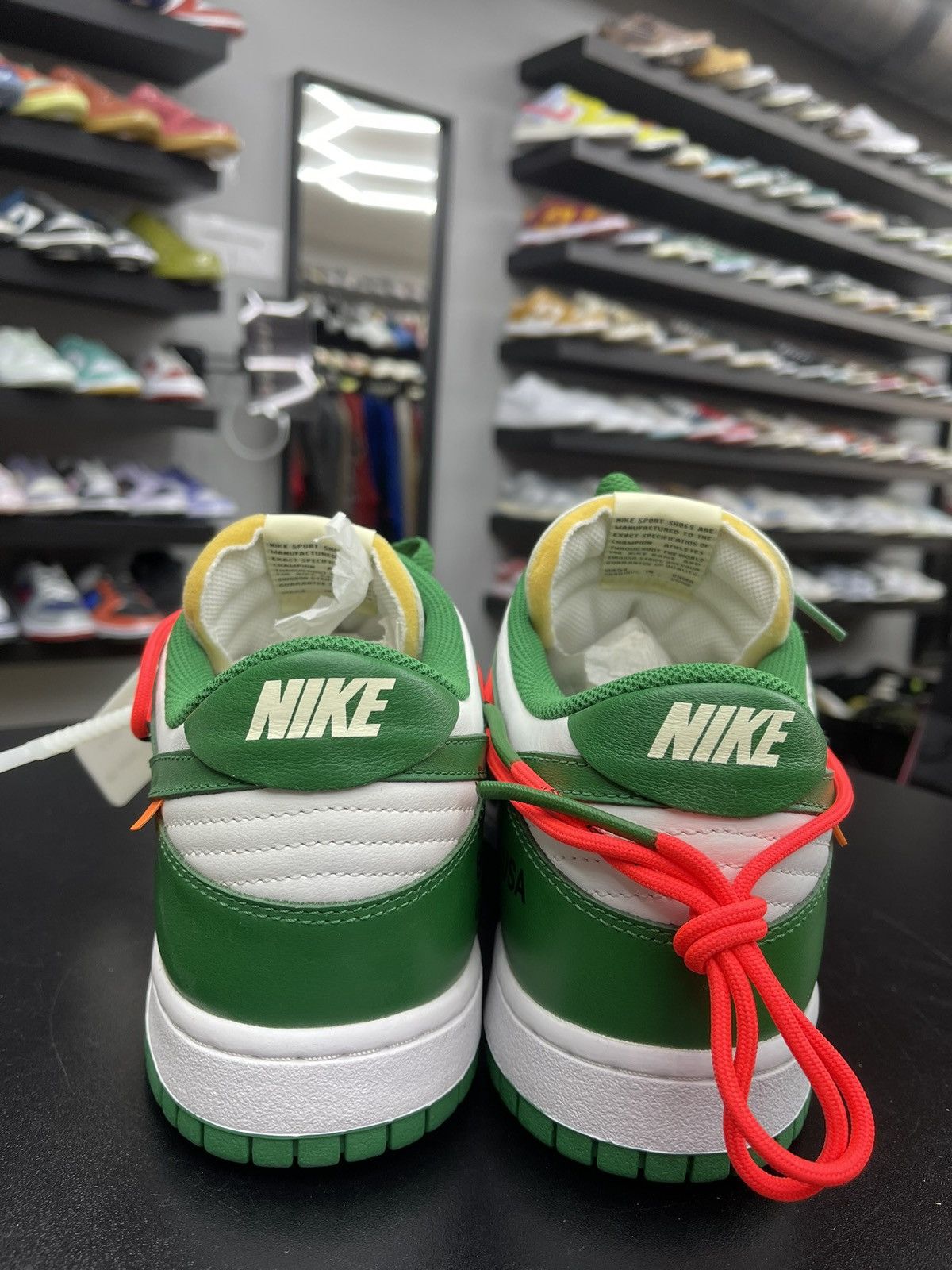 Nike × Off-White Size 11 - Nike Dunk Low Off White Pine Green Size US 11 / EU 44 - 4 Thumbnail