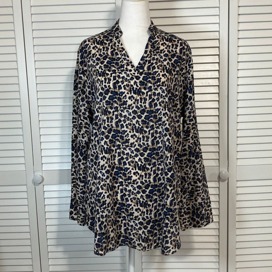 Other Amaryllis Leopard Print V-neck Flowy Tunic Blouse 2X Size XXL / US 16-18 / IT 52-54 - 1 Thumbnail