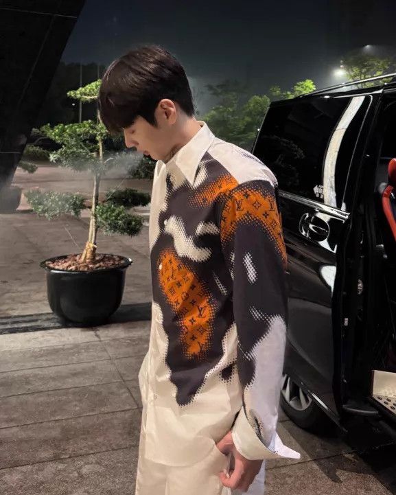 Louis Vuitton Lv White Fire Cloud Monogram Shirt Jacket XL 9New Size US XL / EU 56 / 4 - 4 Thumbnail